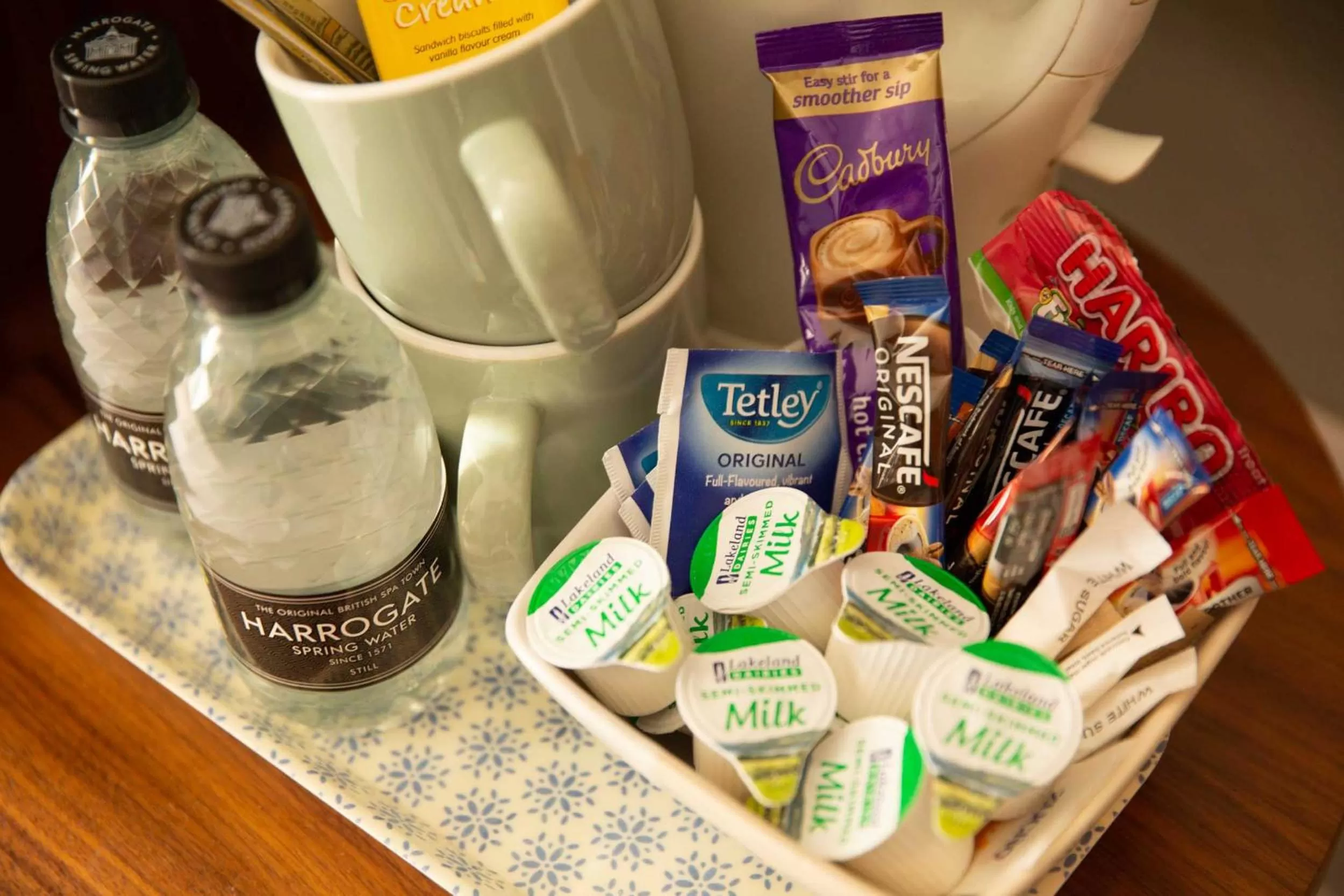 Coffee/tea facilities in Queens Head Hotel