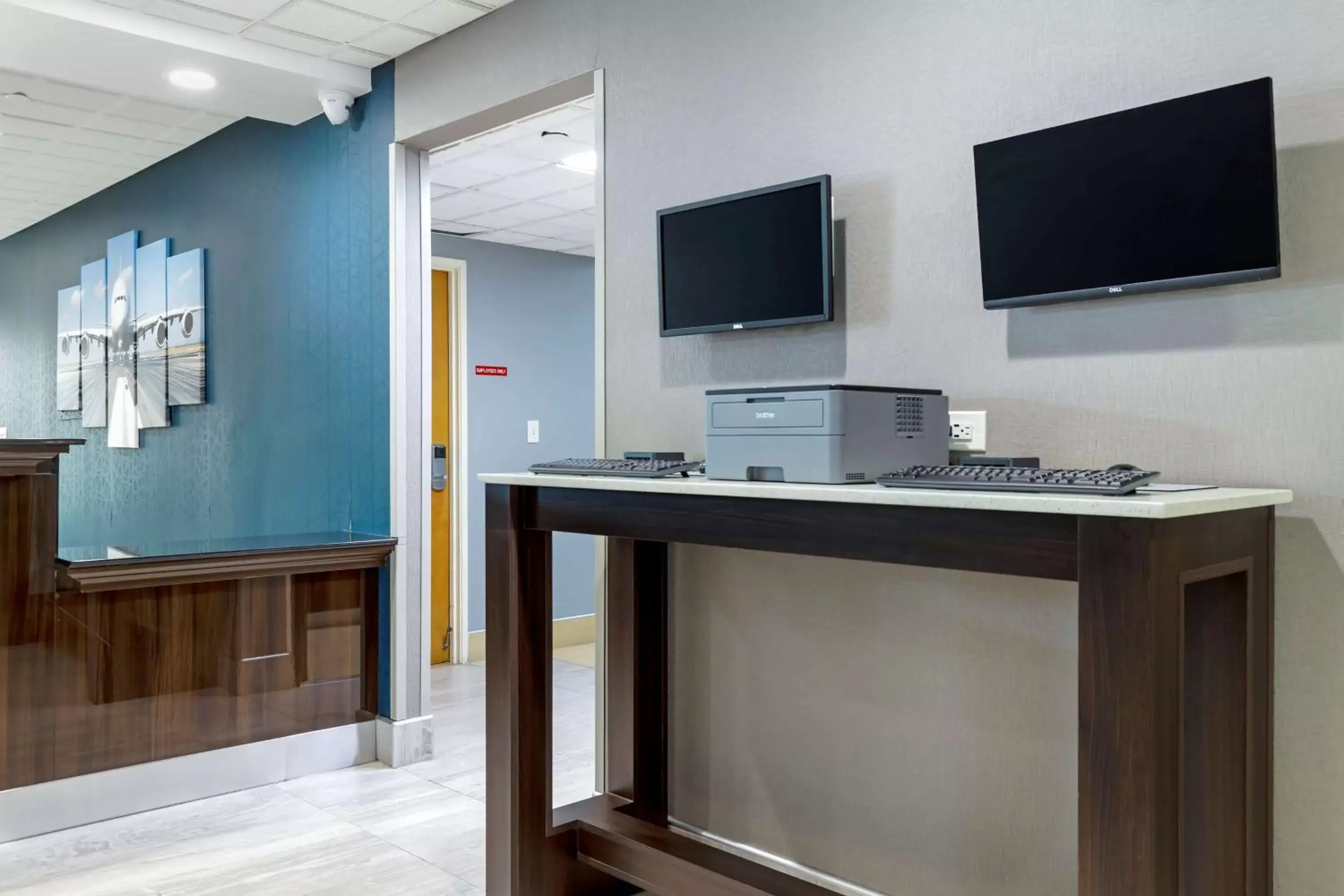 Business facilities, TV/Entertainment Center in Best Western Plus McAllen Airport Hotel