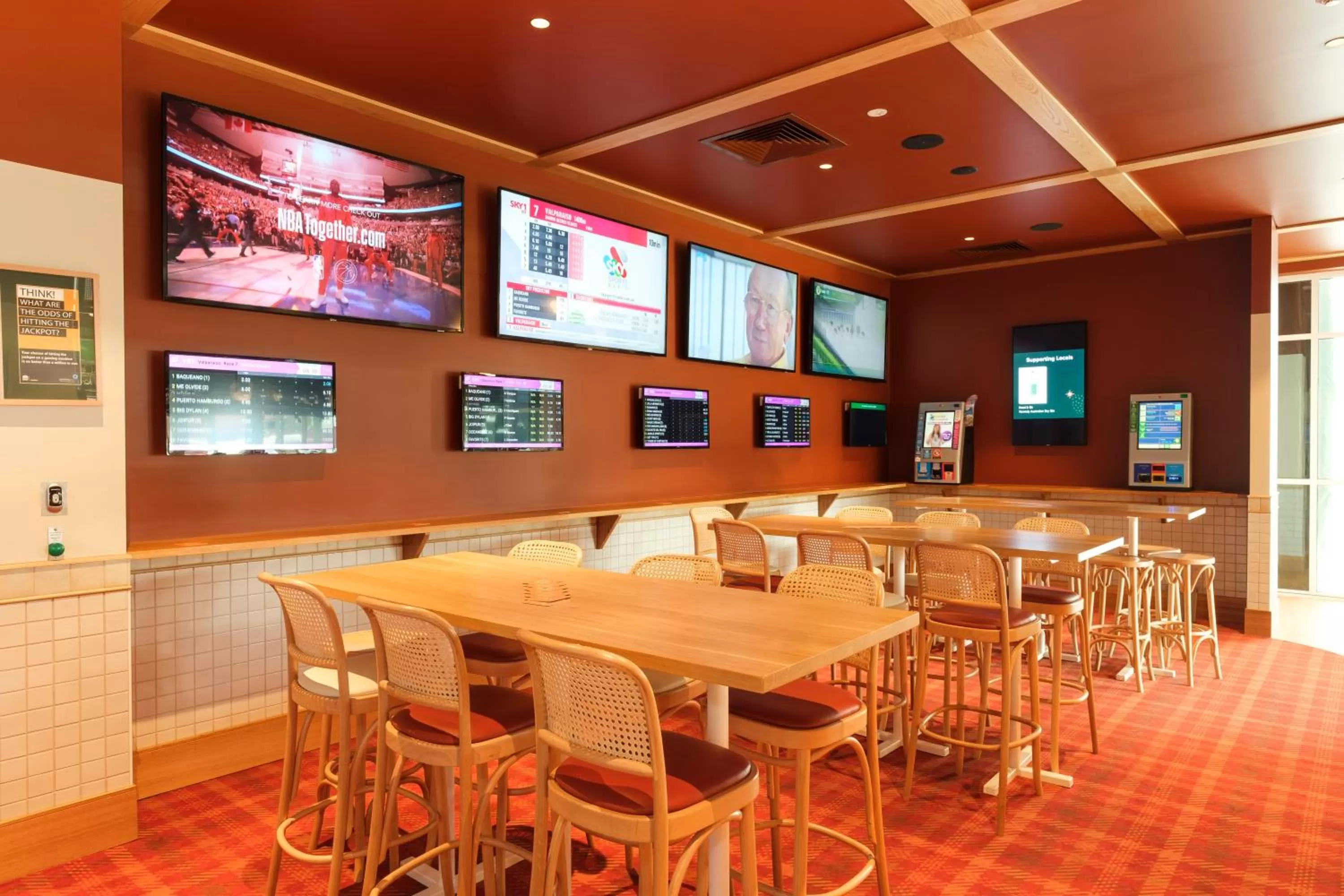 Evening entertainment in Astor Hotel Motel