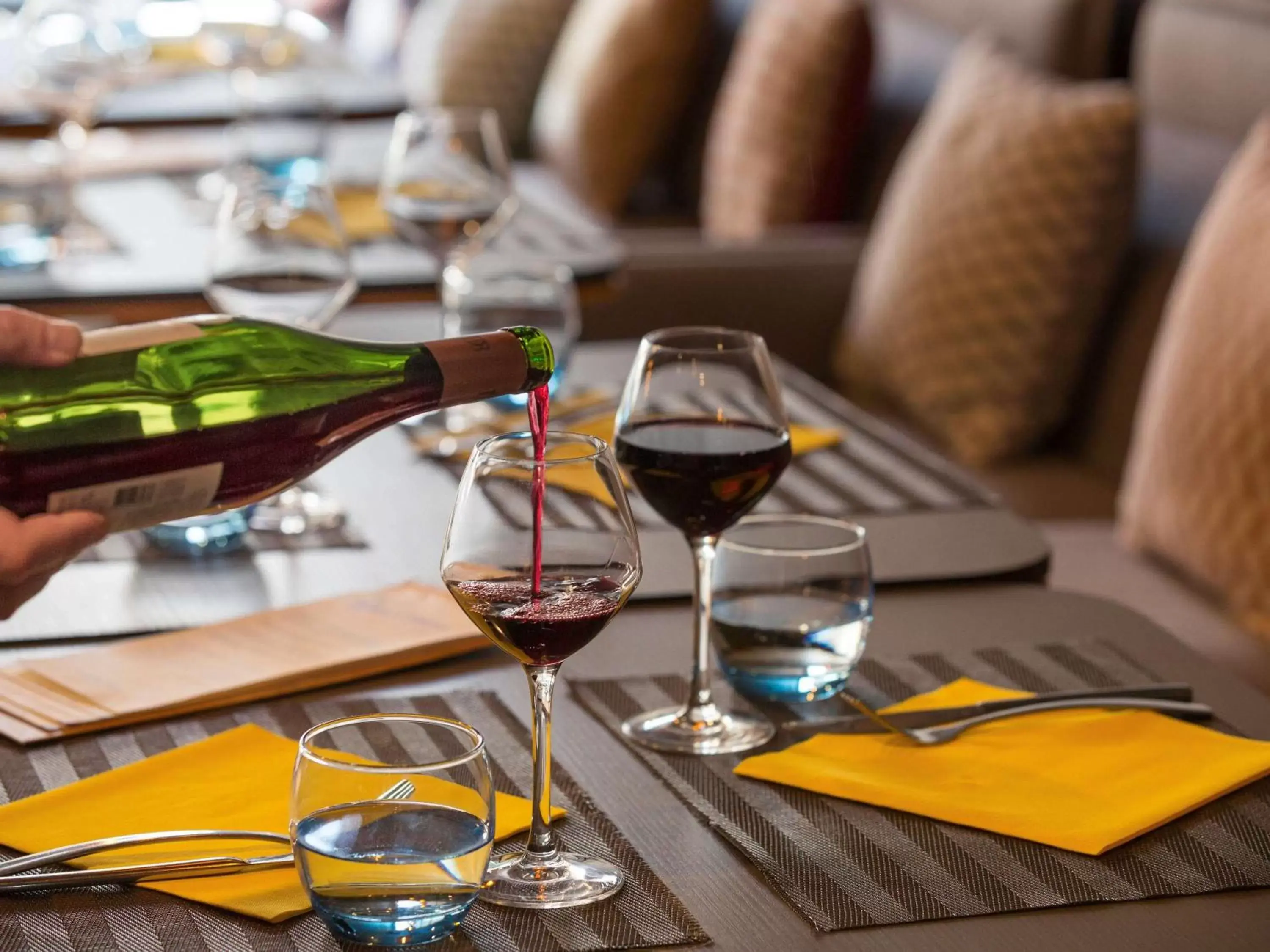 Restaurant/places to eat in Mercure Paris Sud Les Ulis-Courtaboeuf Restaurant/places to eat in Mercure Paris Sud Les Ulis-Courtaboeuf