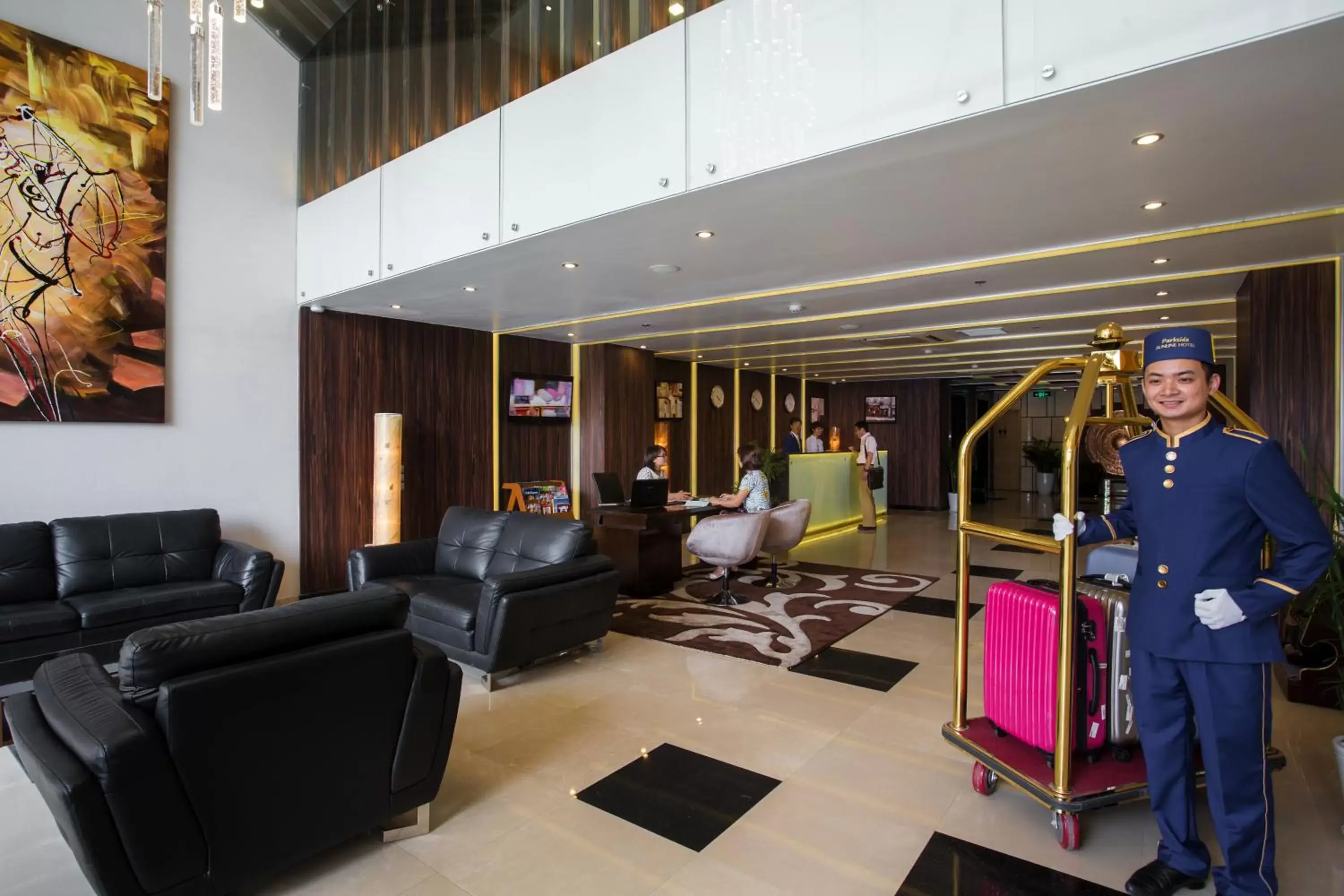 Lobby or reception in Parkside Sunline Hotel