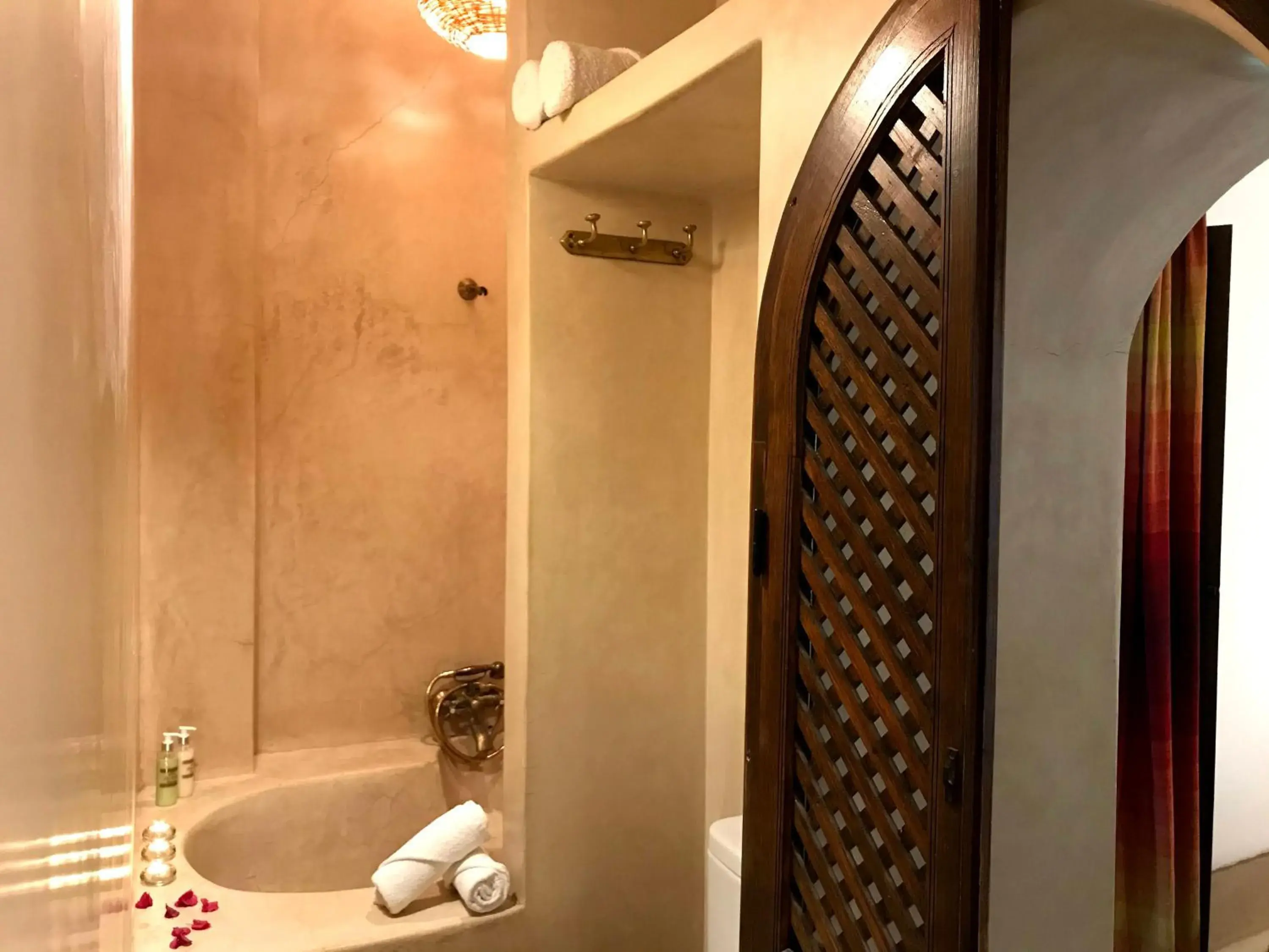 Shower, Bathroom in Riad Dar Zaman