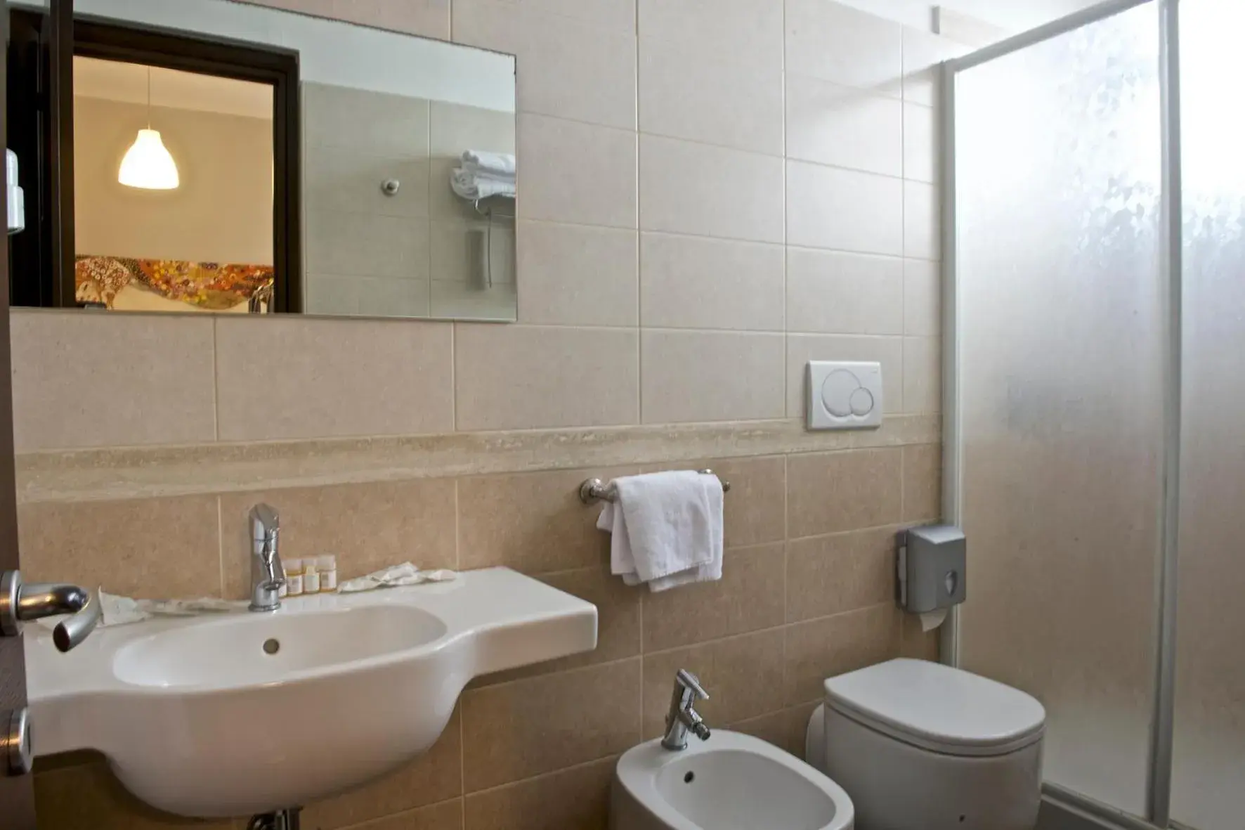 Bathroom in Hotel Ristorante Centosedici