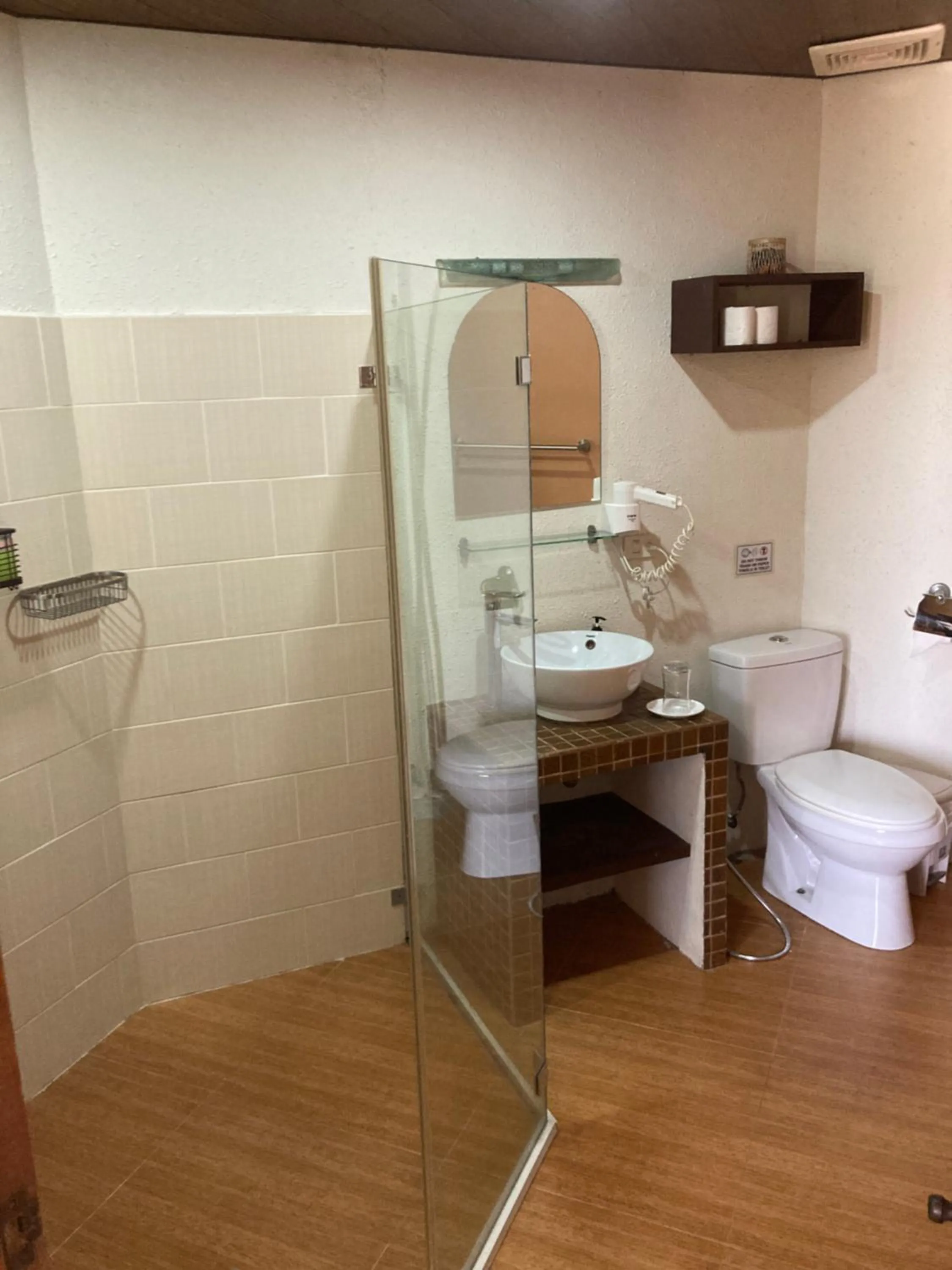 Shower, Bathroom in Sunset At Aninuan Beach Resort