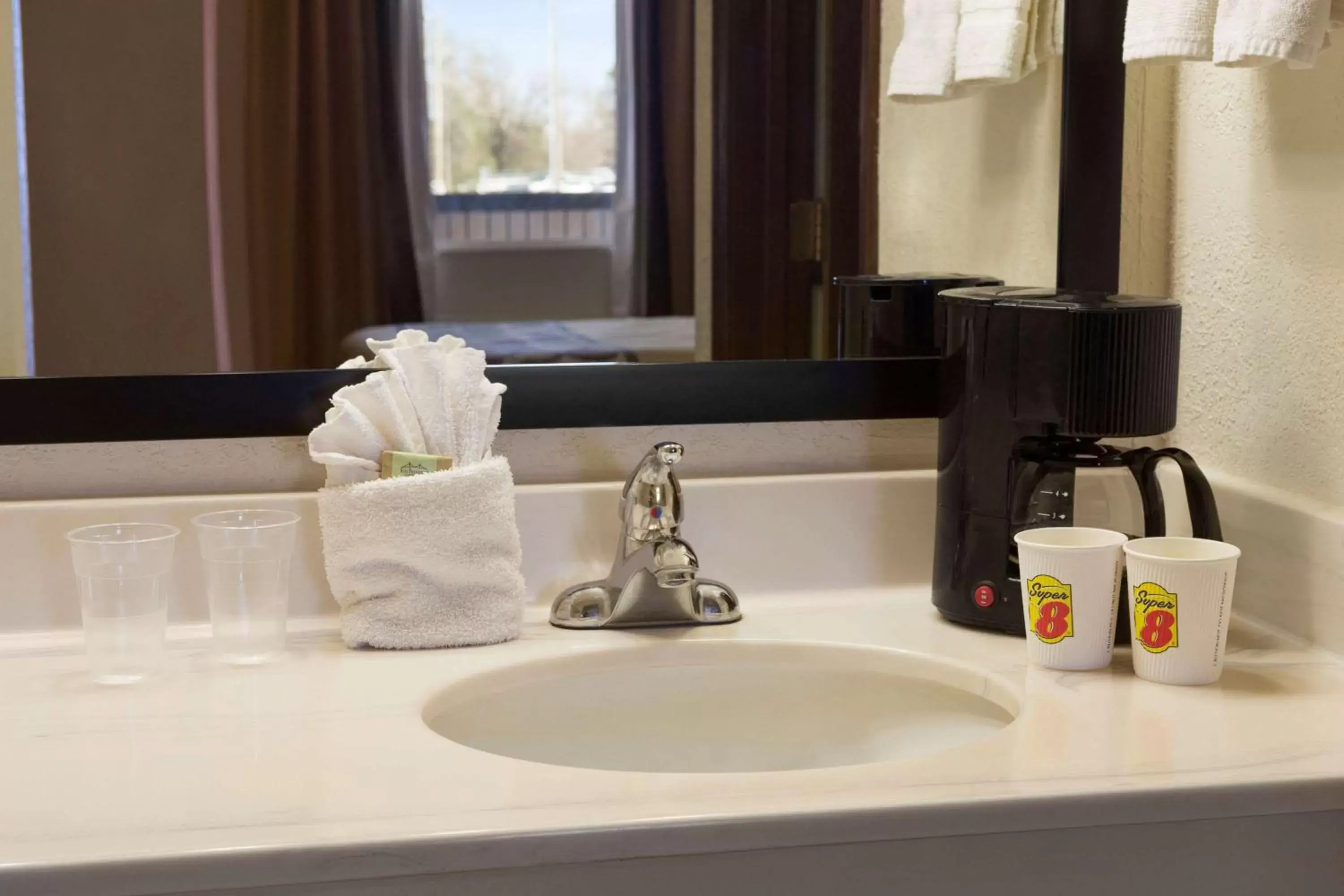 King Room - Smoking in Super 8 by Wyndham Woodward King Room - Smoking in Super 8 by Wyndham Woodward