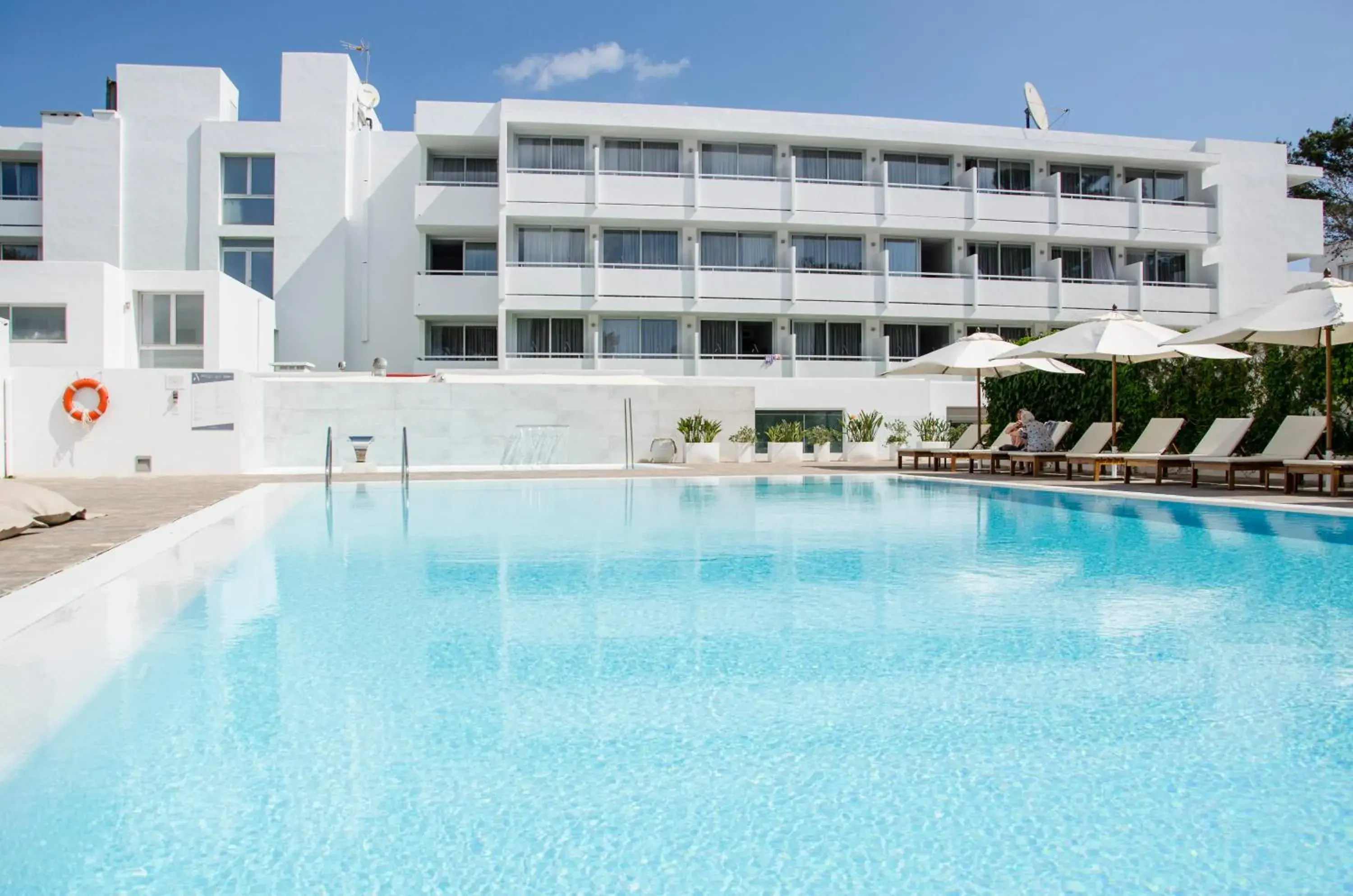 Swimming pool, Property Building in Hotel Anfora Ibiza