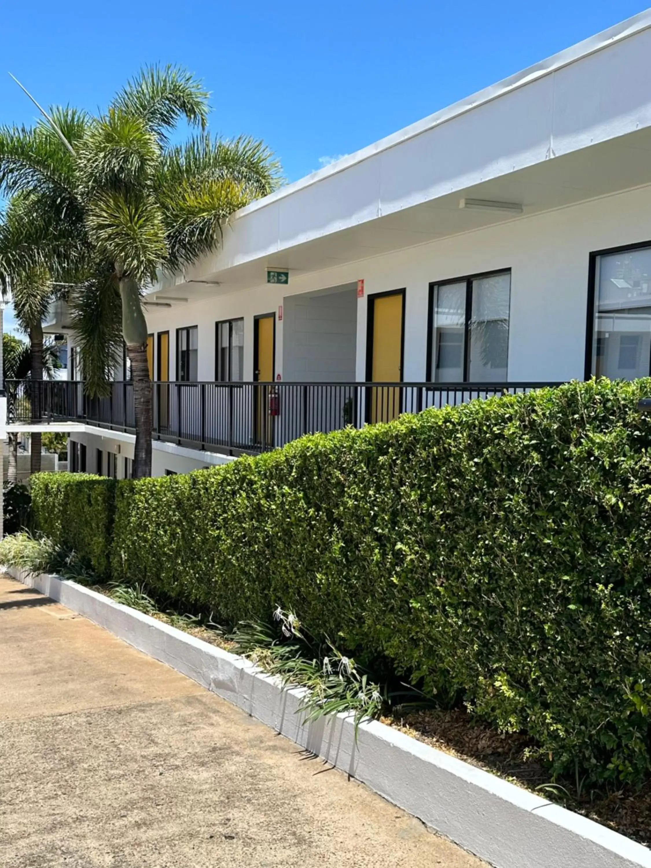 Garden view, Property Building in The Queens Gladstone