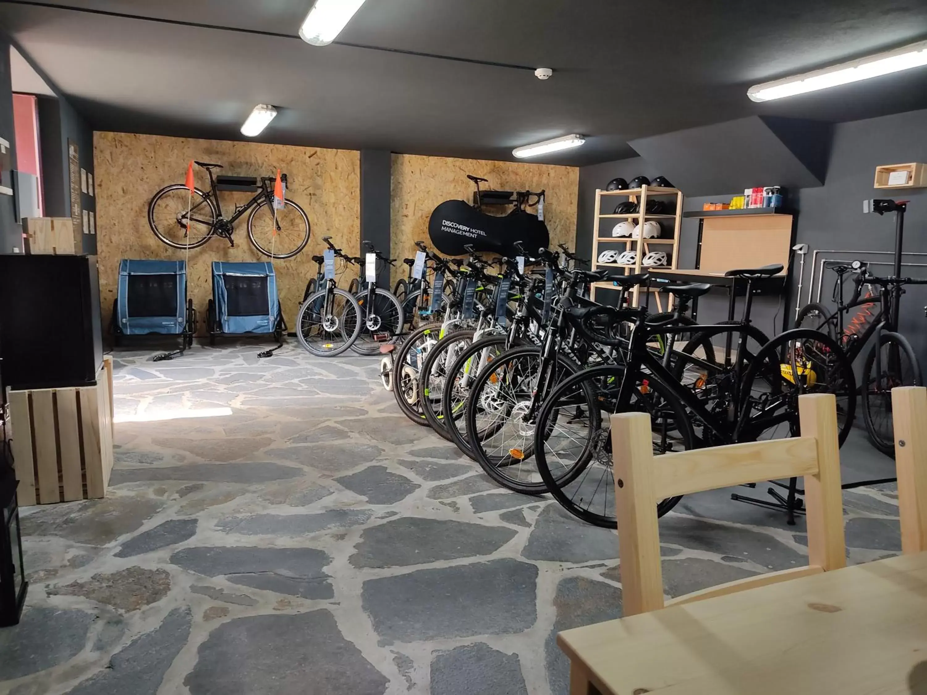 Cycling, Fitness Center/Facilities in Octant Lousa