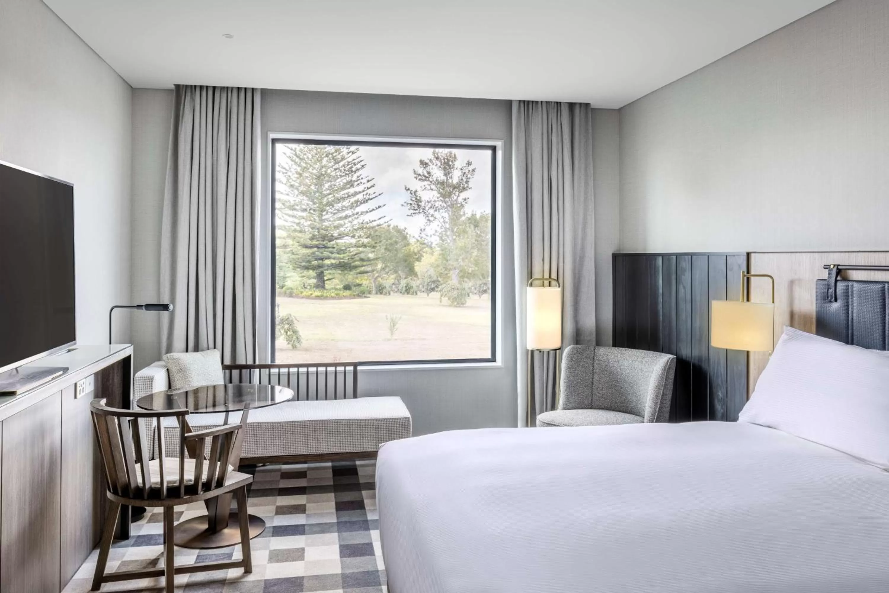 Bed in DoubleTree By Hilton Auckland Karaka