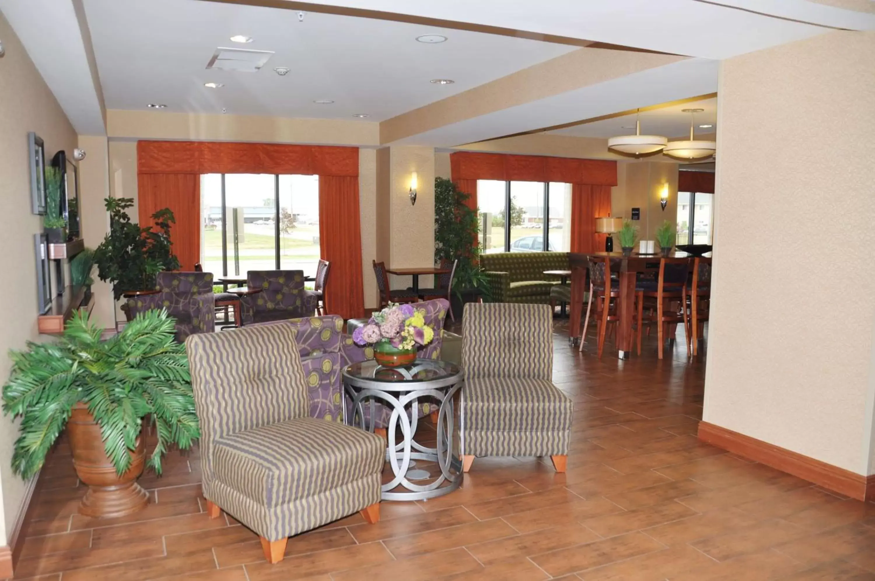 Lobby or reception in Hampton Inn Macomb