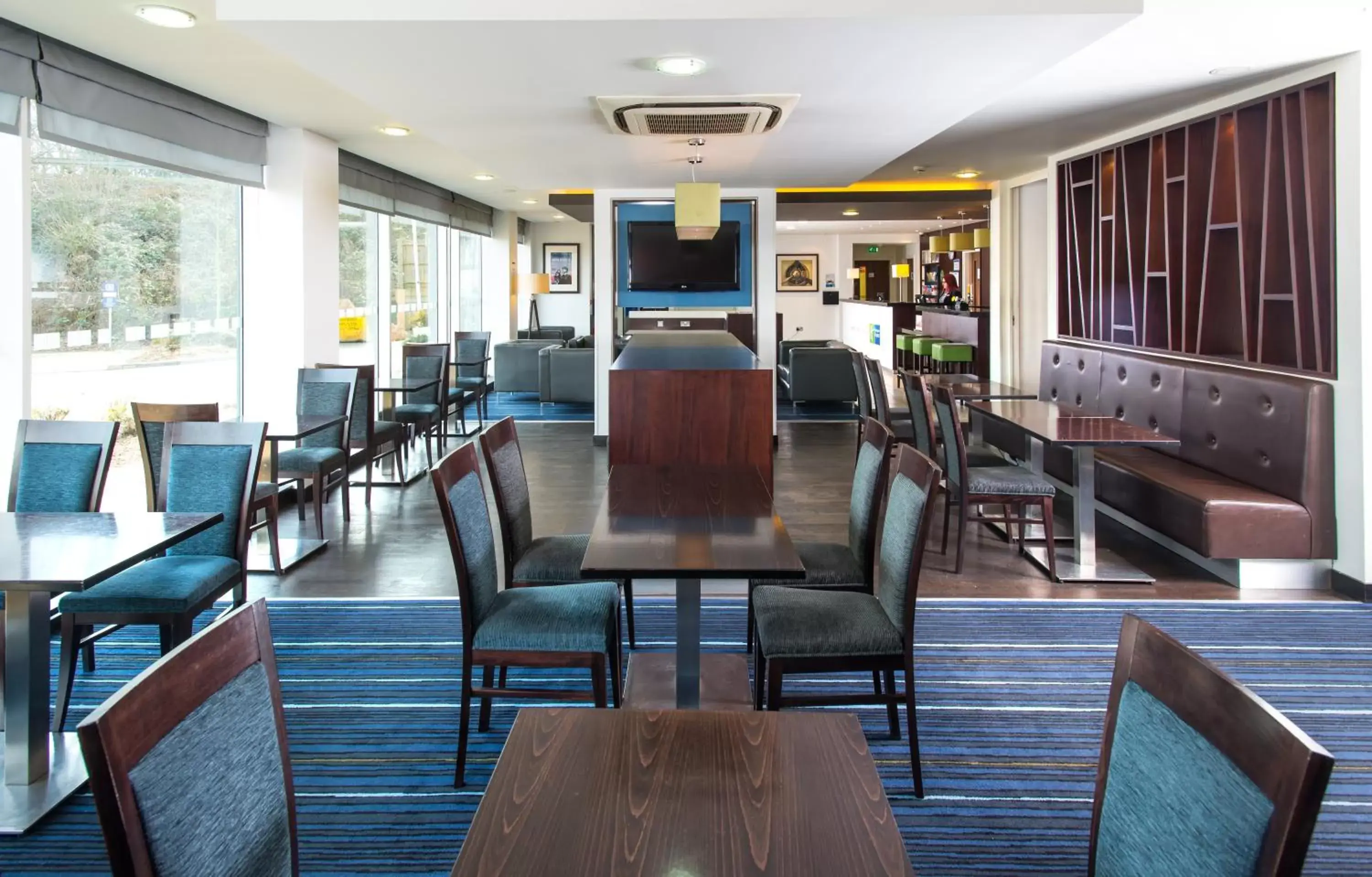 Breakfast, Restaurant/Places to Eat in Holiday Inn Express Cambridge Duxford M11 Jct 10, an IHG Hotel