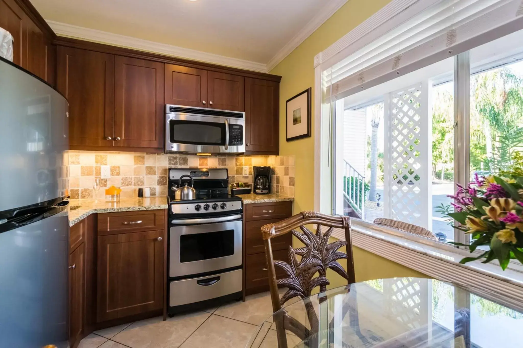 Kitchen or kitchenette, Kitchen/Kitchenette in Tropical Beach Resorts - Sarasota