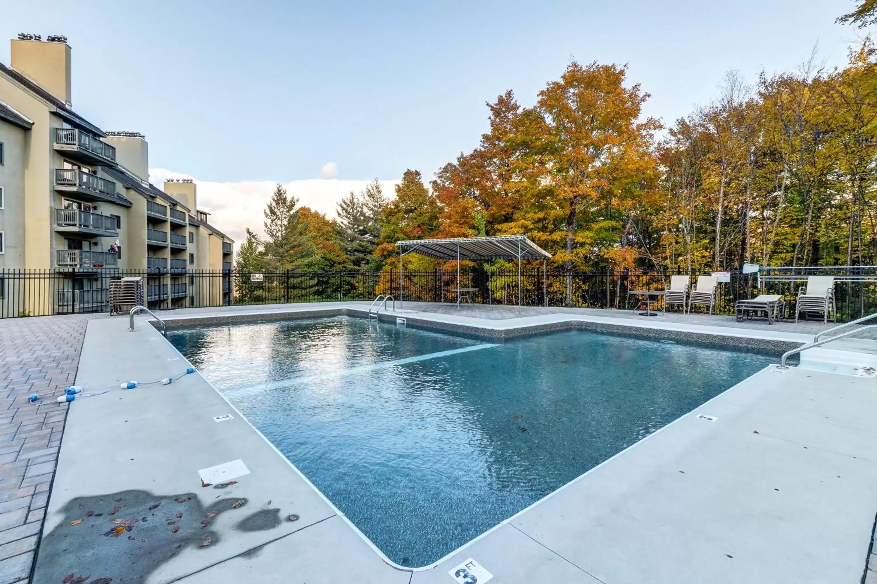 Swimming Pool in Mountain Green, Unit 3B16