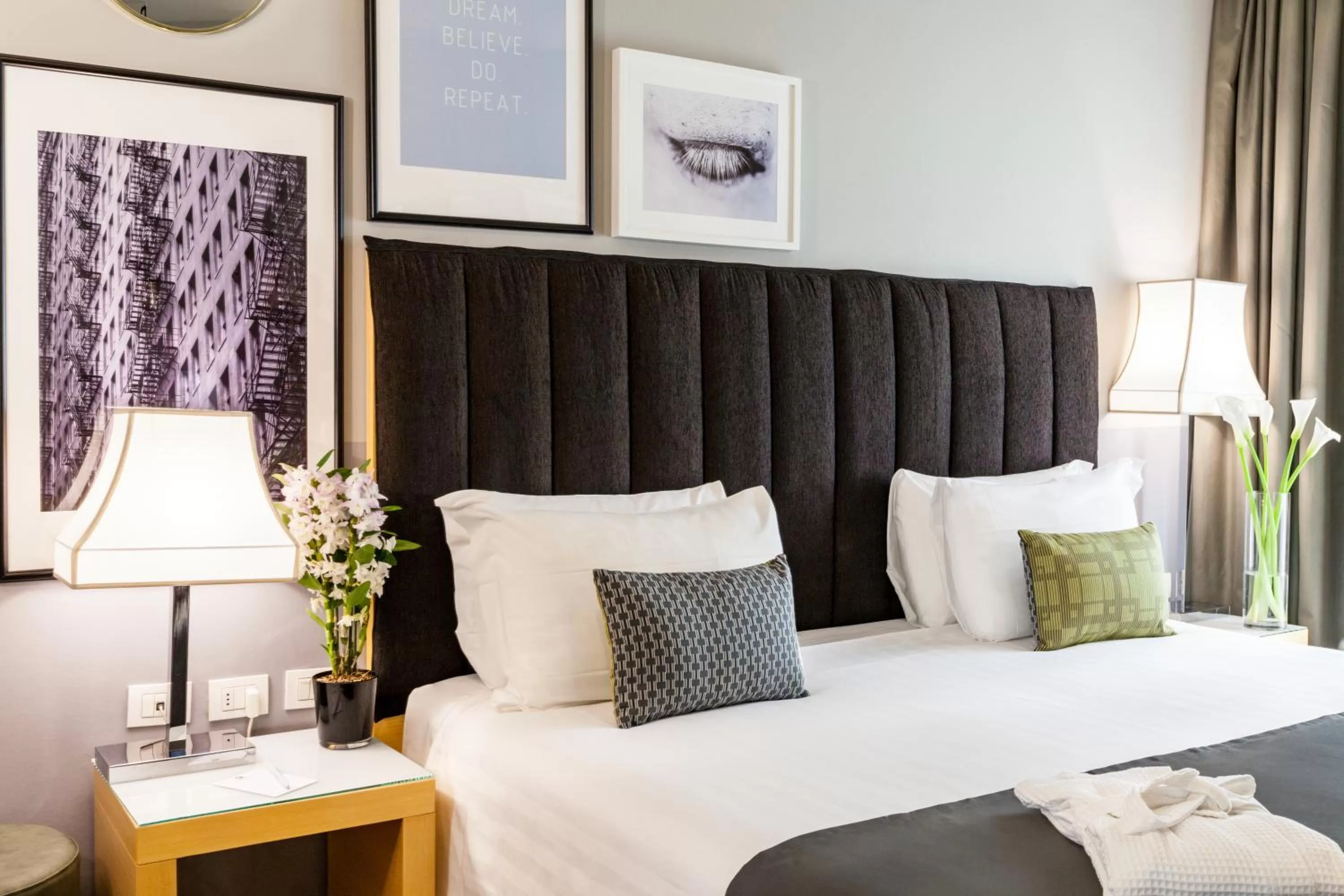 Bed in Holiday Inn Milan Garibaldi Station by IHG