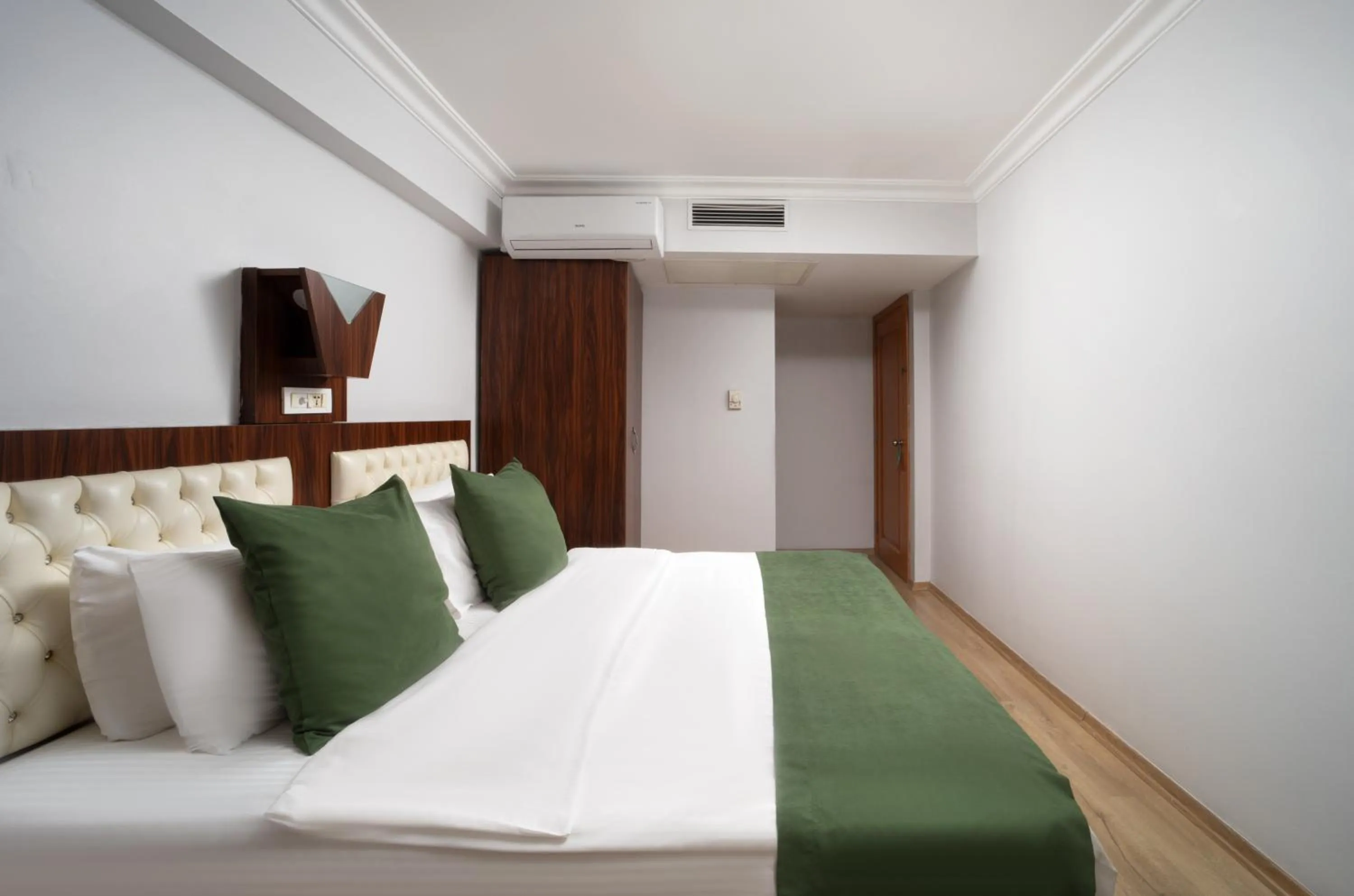 Bed in Elan Hotel Istanbul Pera