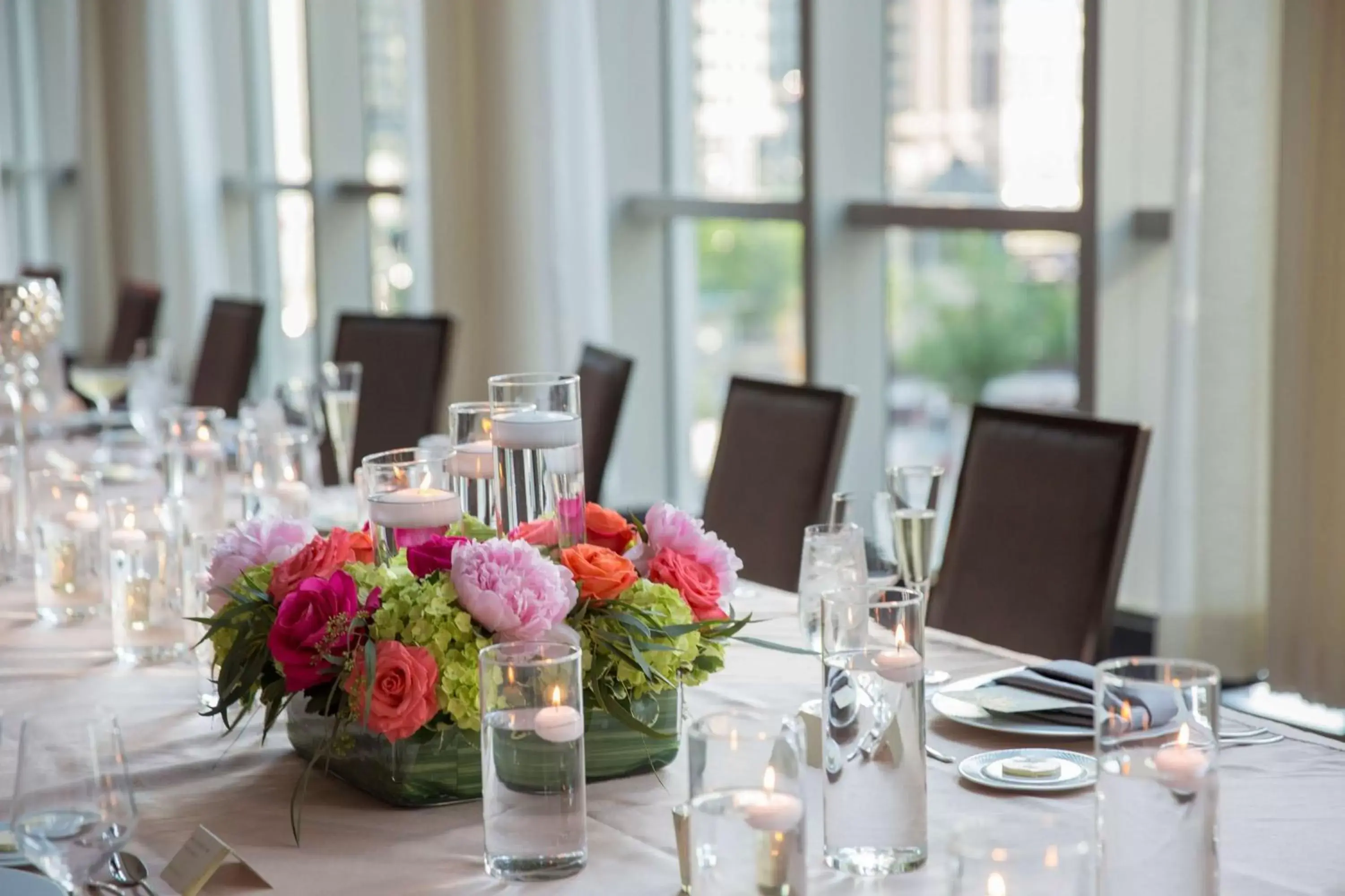 Dining area, Restaurant/Places to Eat in LondonHouse Chicago, Curio Collection by Hilton