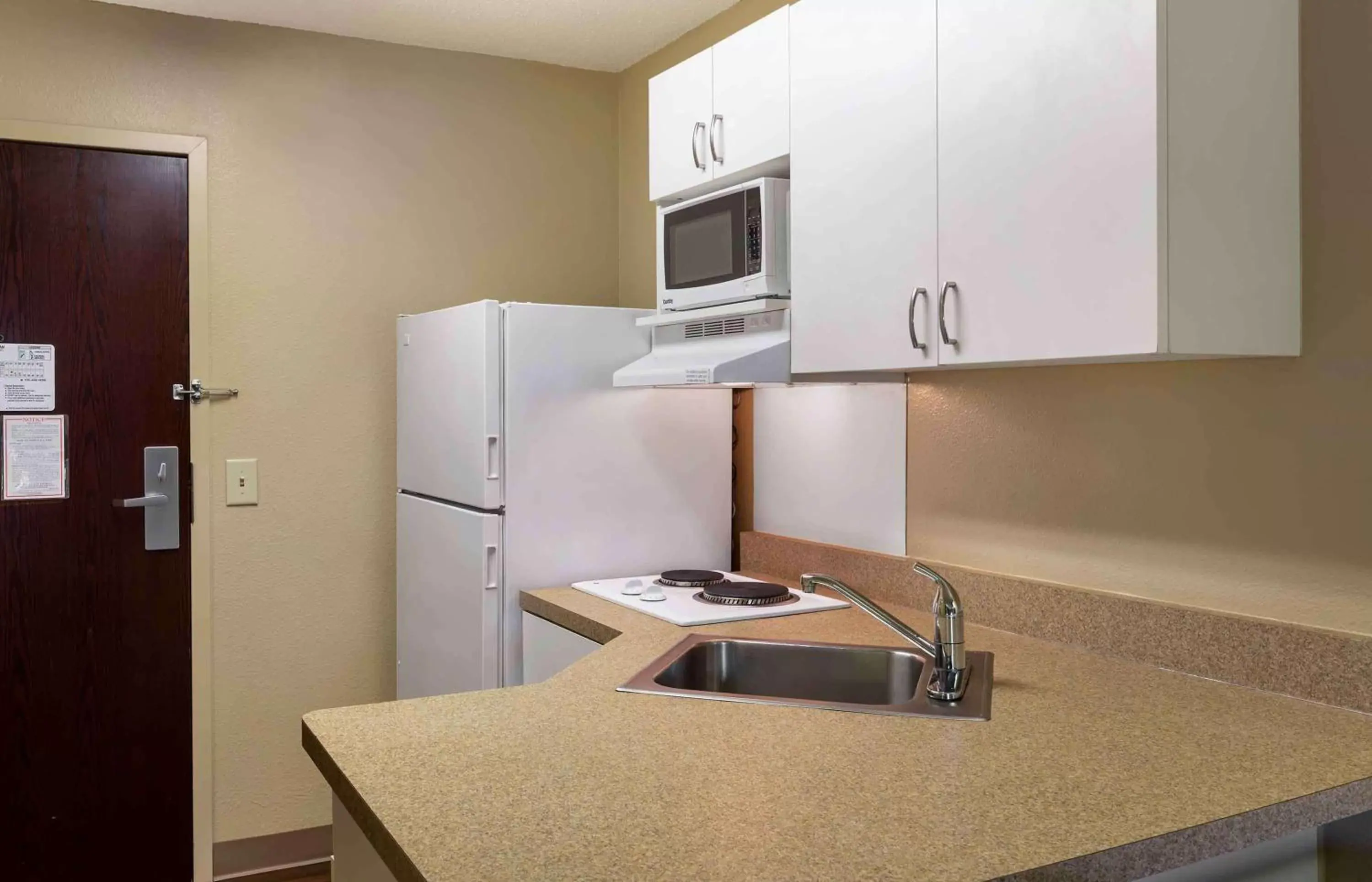 Bedroom, Kitchen/Kitchenette in Extended Stay America Suites - Nashua - Manchester