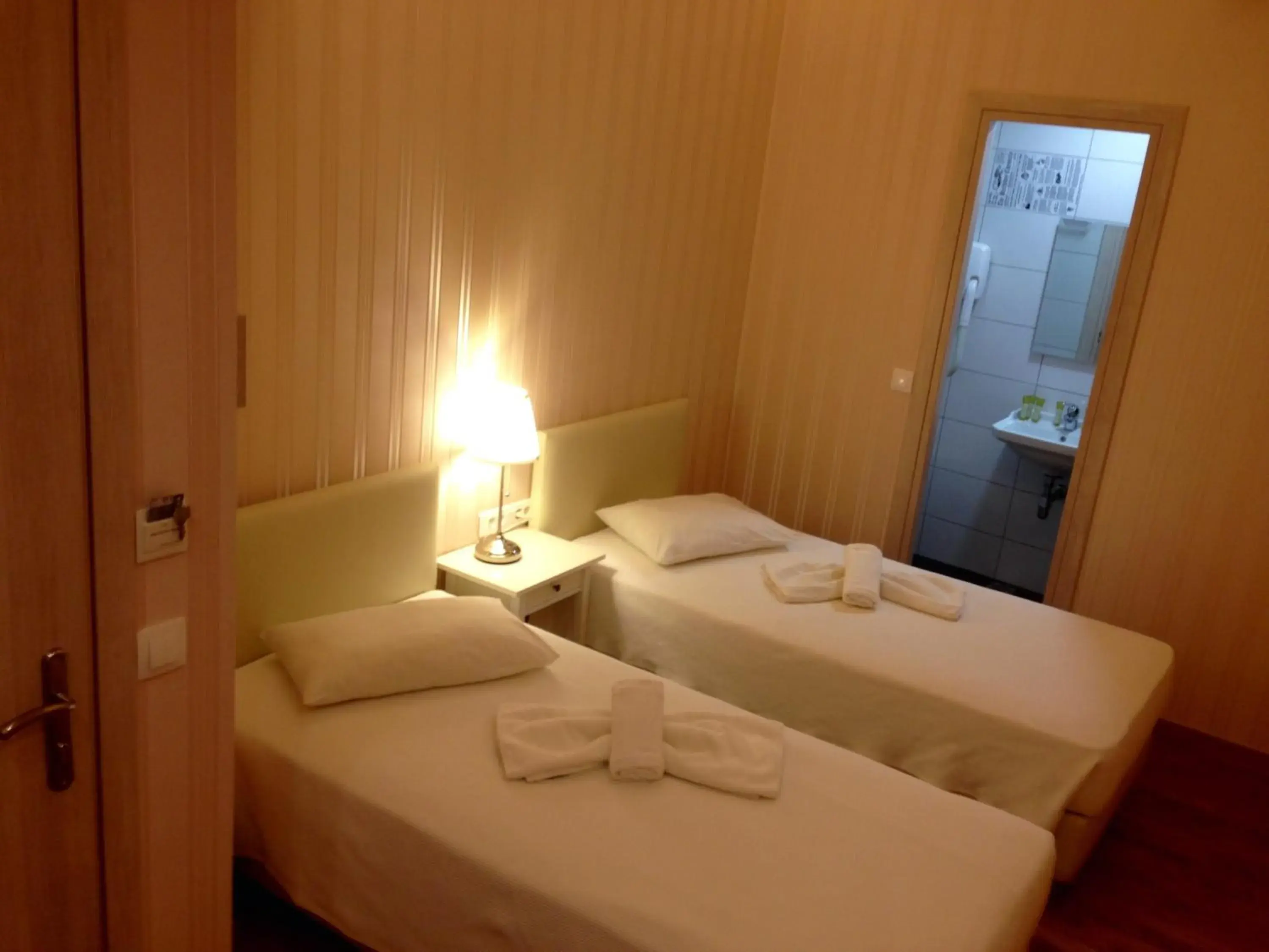 Photo of the whole room, Bed in Phidias Hotel