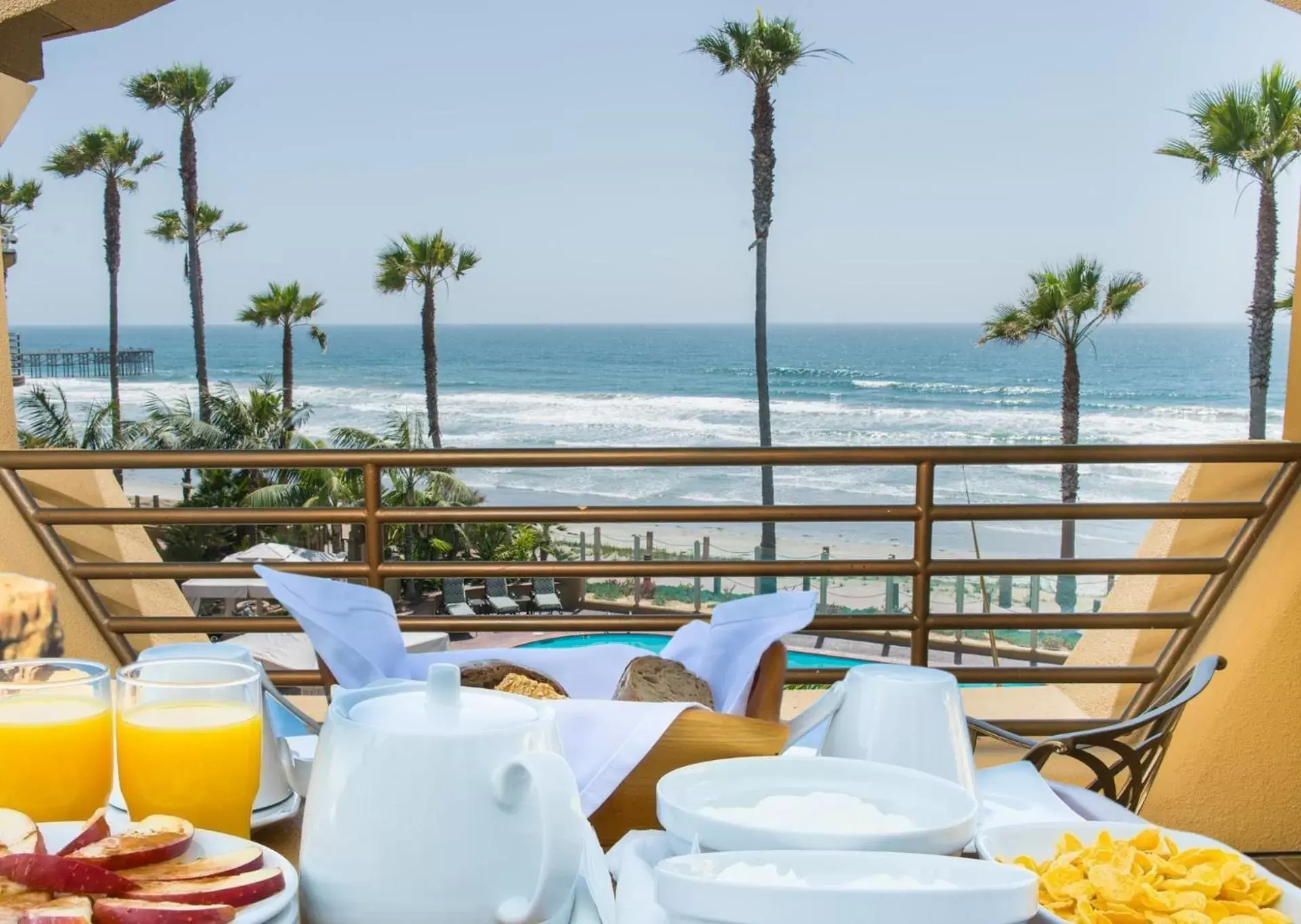 Breakfast in Pacific Terrace Hotel