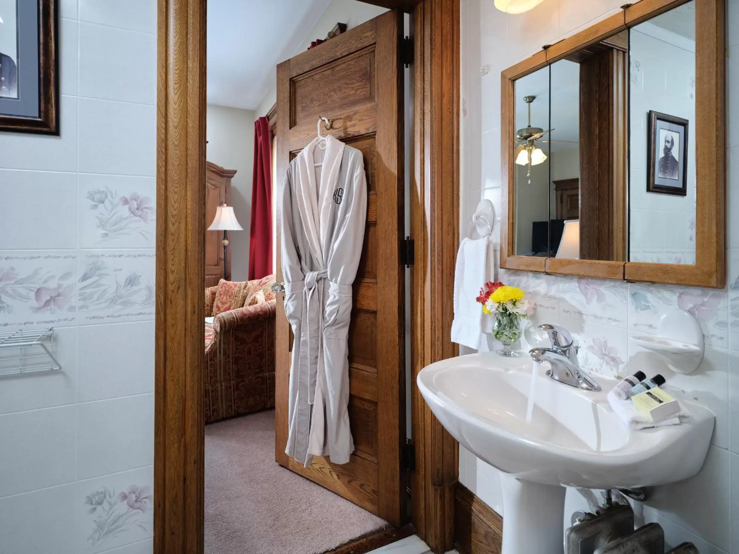 Bathroom in Keystone Inn Bed and Breakfast