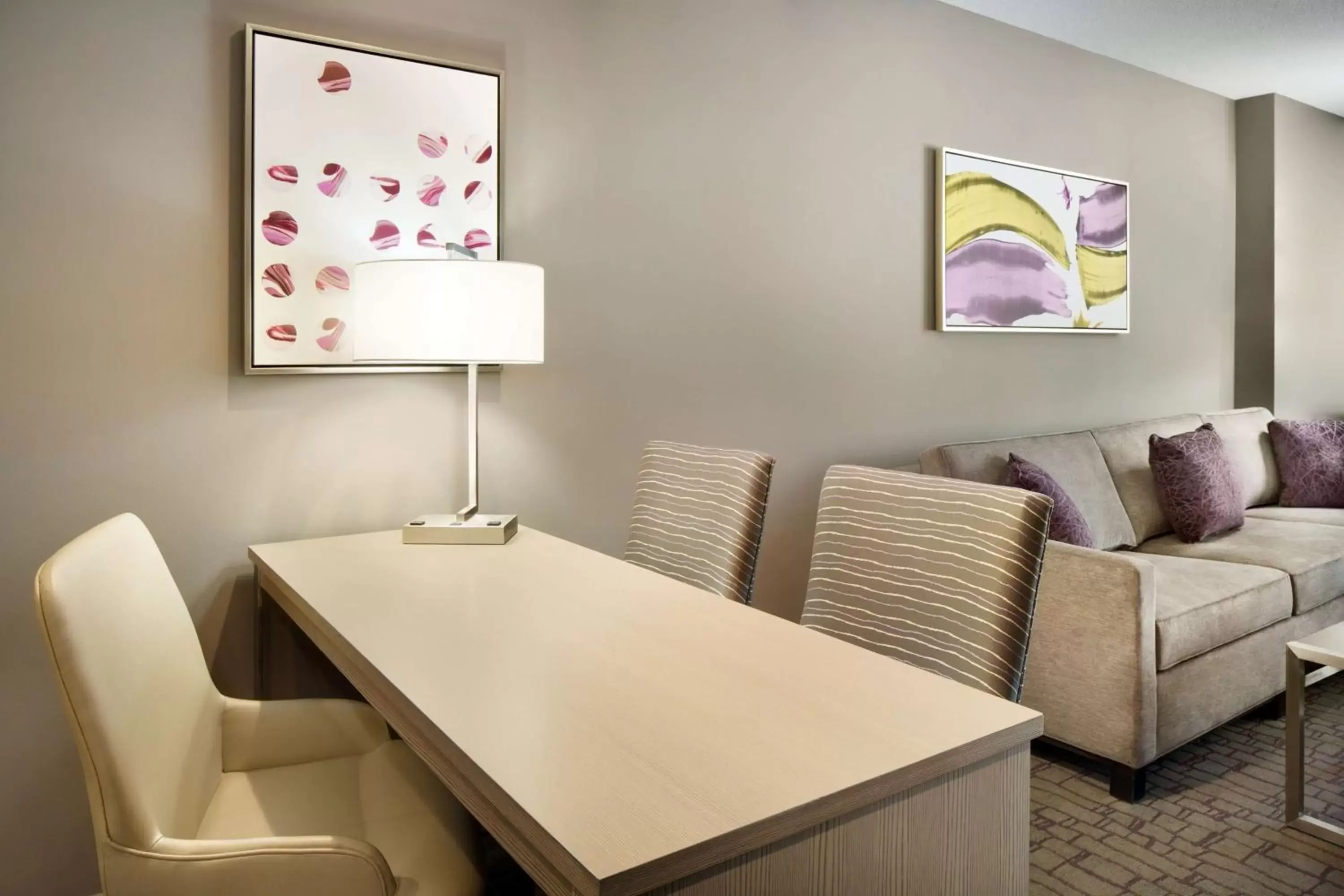 Bedroom, Seating Area in Embassy Suites by Hilton Charlotte Uptown