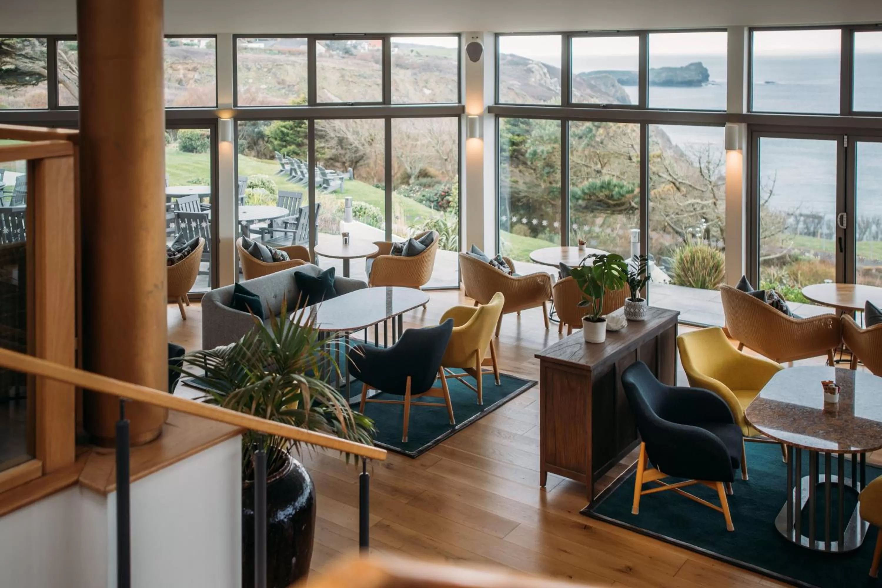 Restaurant/places to eat in Polurrian on the Lizard