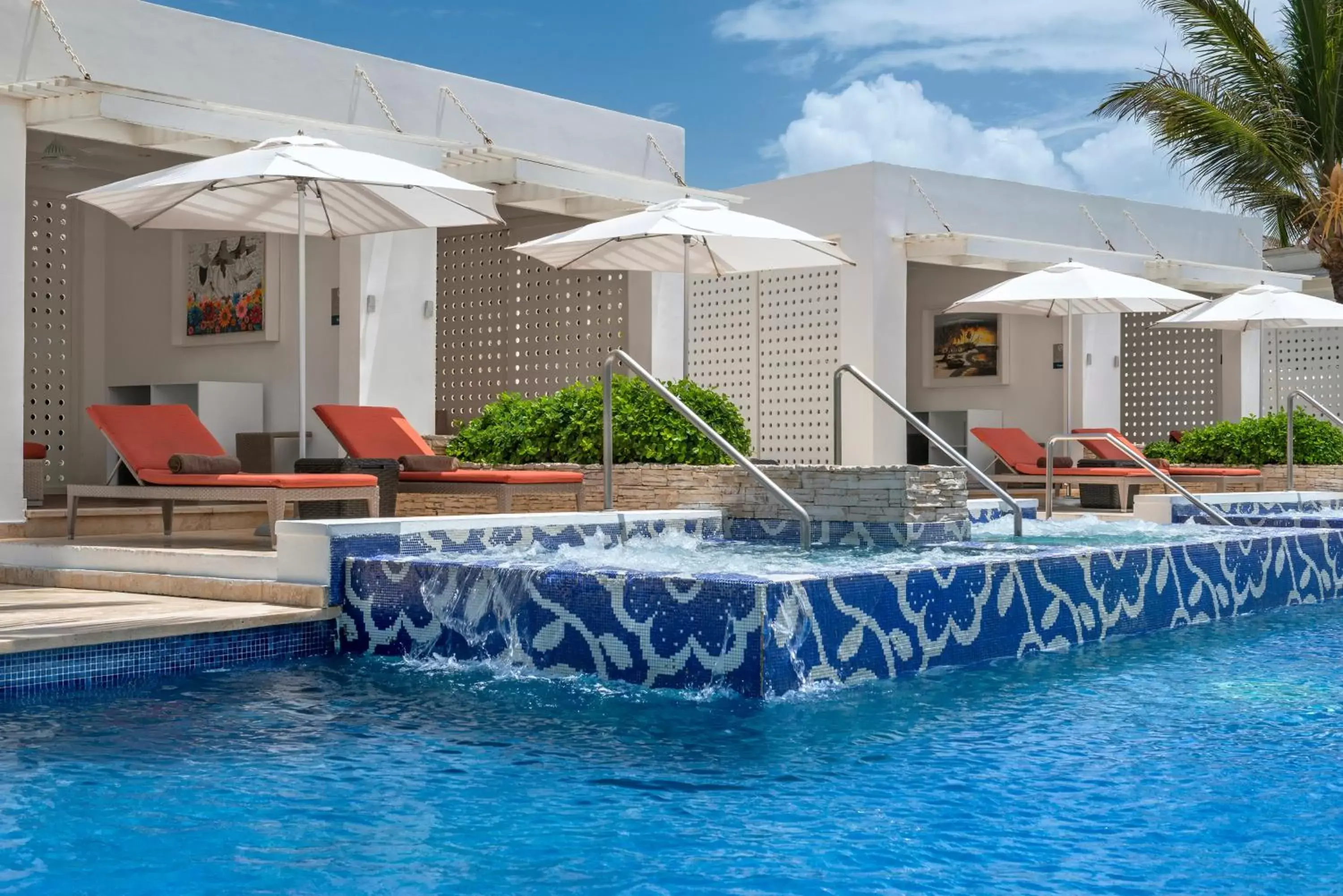 Area and facilities, Swimming Pool in Royalton CHIC Punta Cana, An Autograph Collection All-Inclusive Resort & Casino, Adults Only