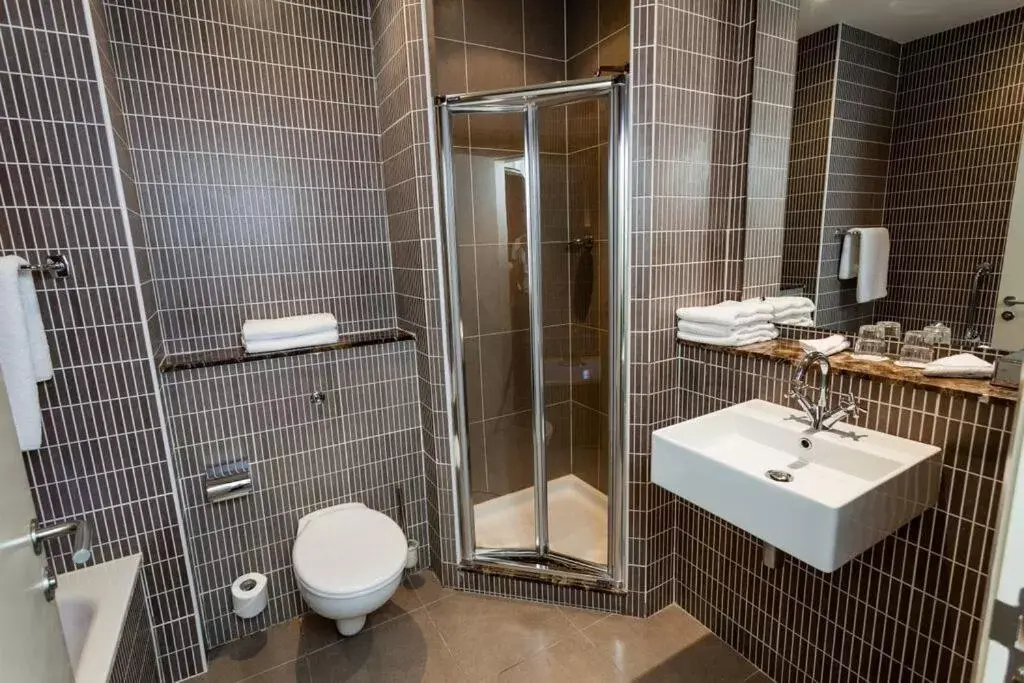 Superior Double or Twin Room in The Kenmare Bay Hotel & Leisure Resort Superior Double or Twin Room in The Kenmare Bay Hotel & Leisure Resort