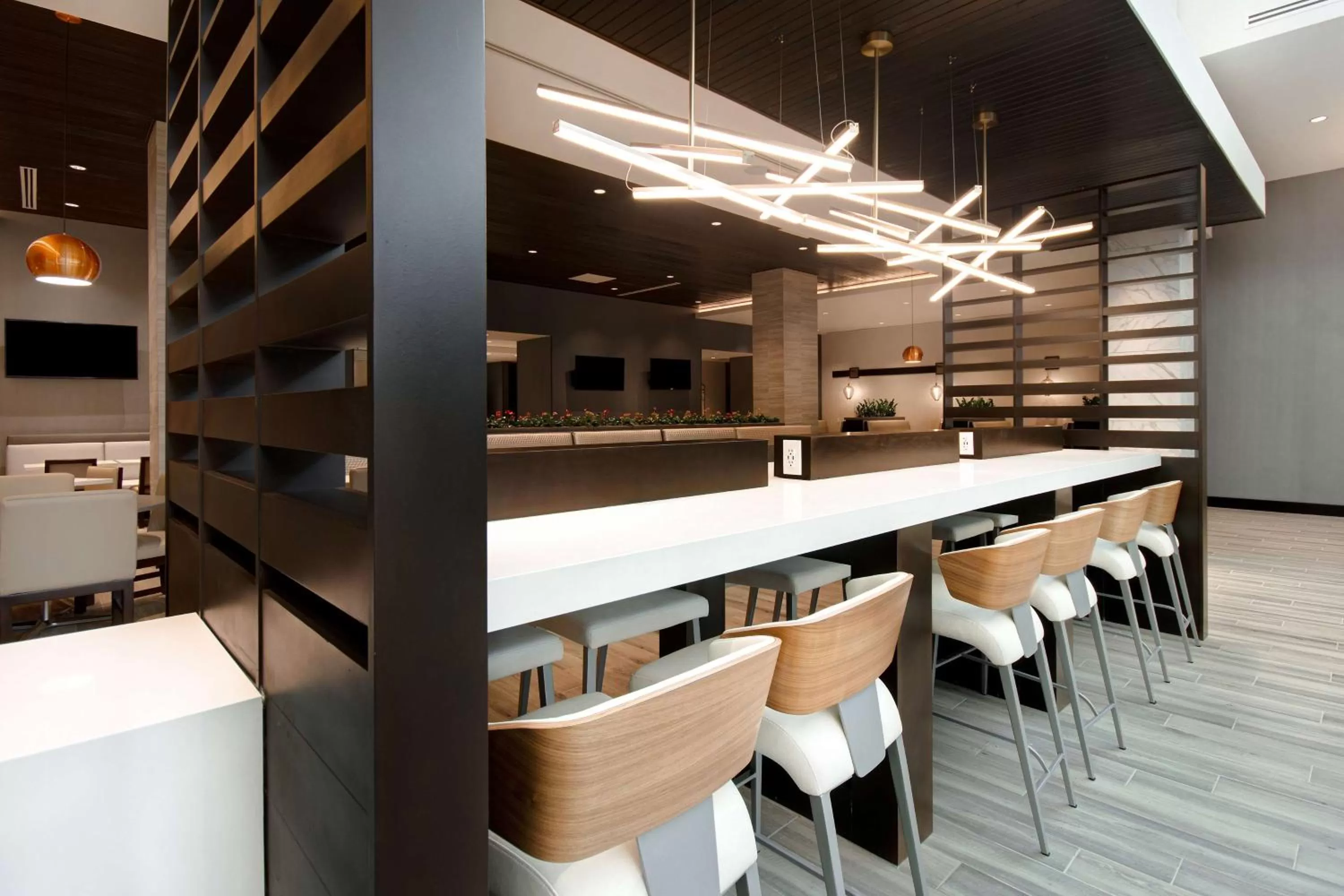 Lobby or reception in Embassy Suites By Hilton Alpharetta Halcyon