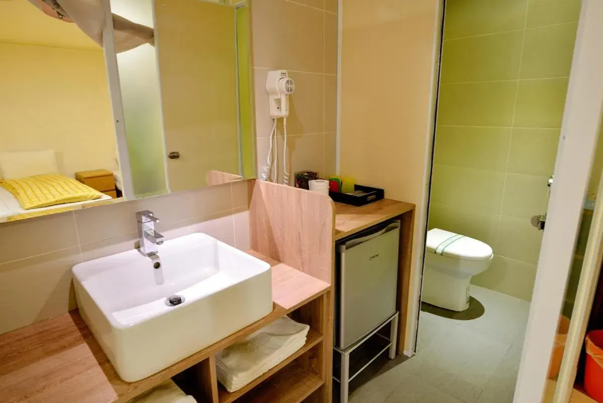 Toilet, Bathroom in Chengching Lakeside Resort