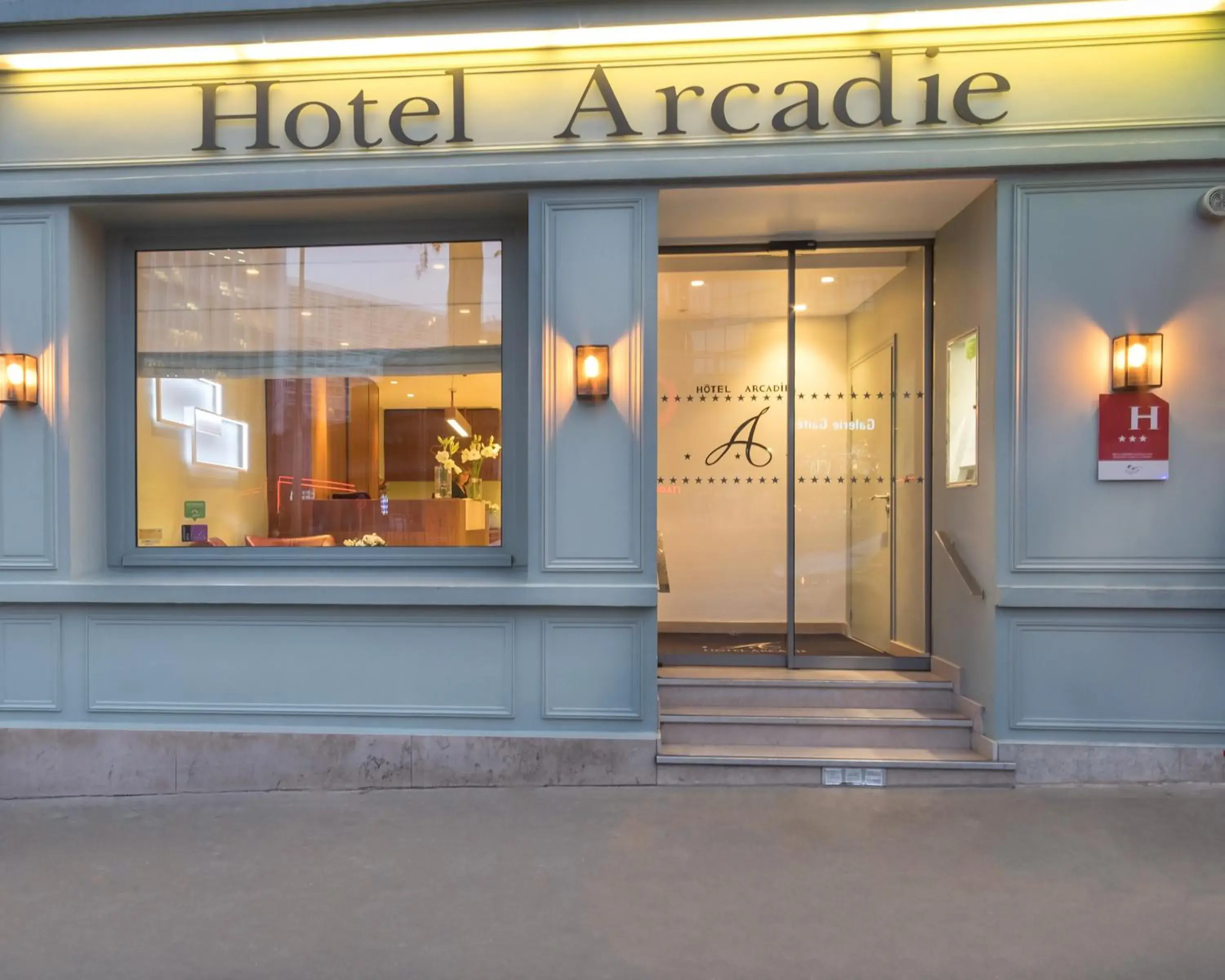Facade/entrance in Arcadie Montparnasse