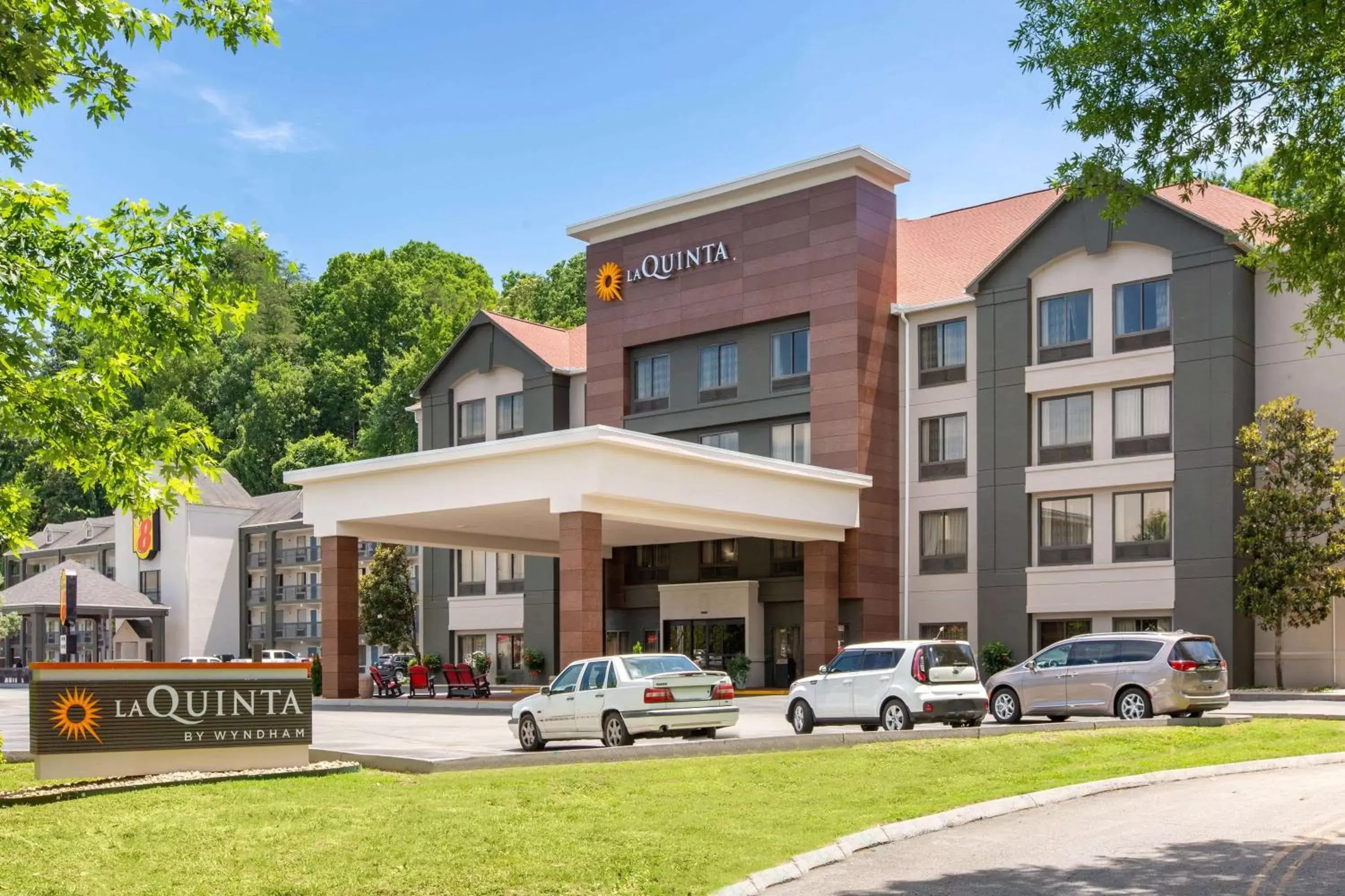 Property Building in La Quinta Inn by Wyndham Pigeon Forge-Dollywood