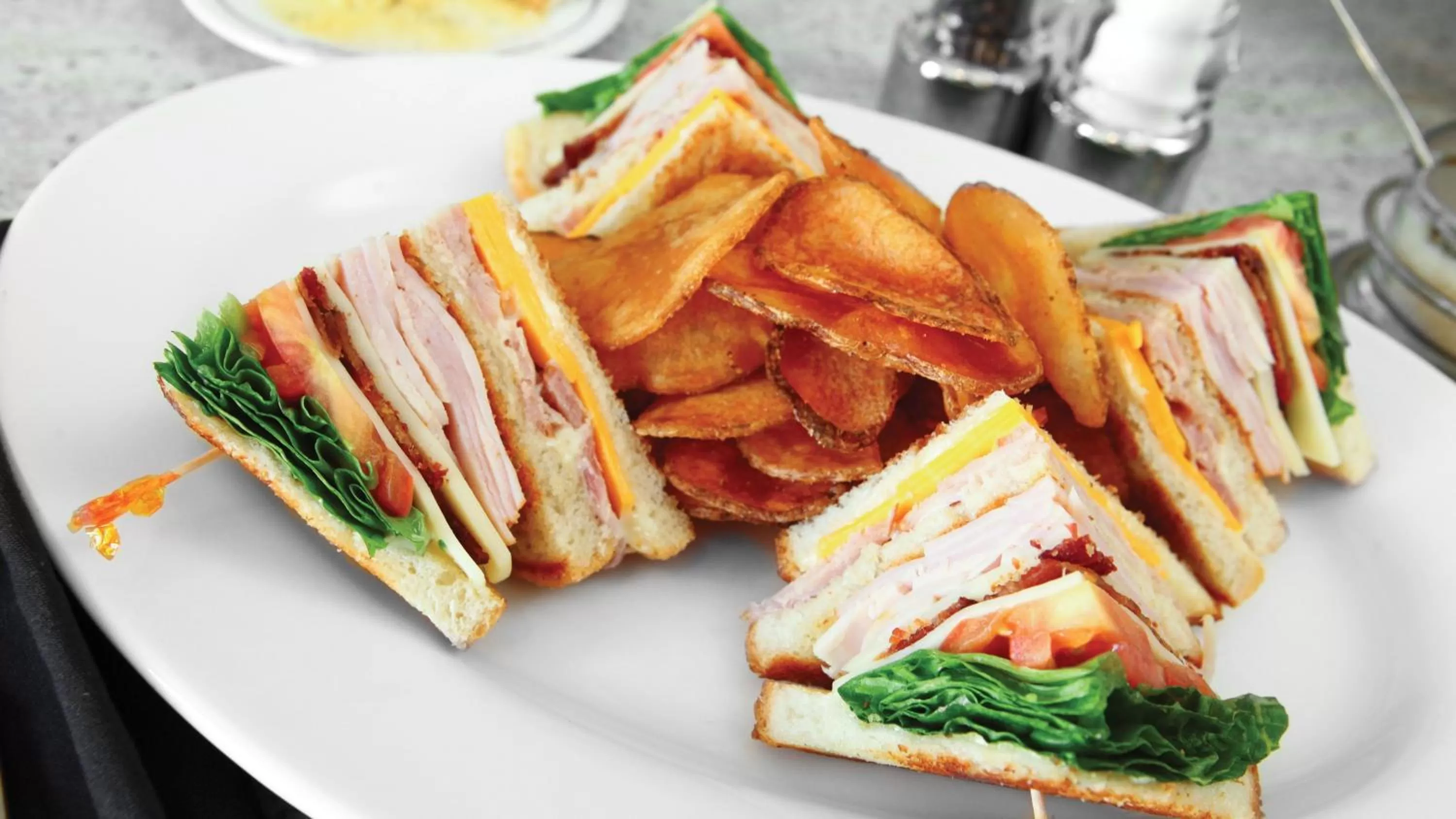 Restaurant/places to eat in Holiday Inn Cincinnati North West Chester by IHG