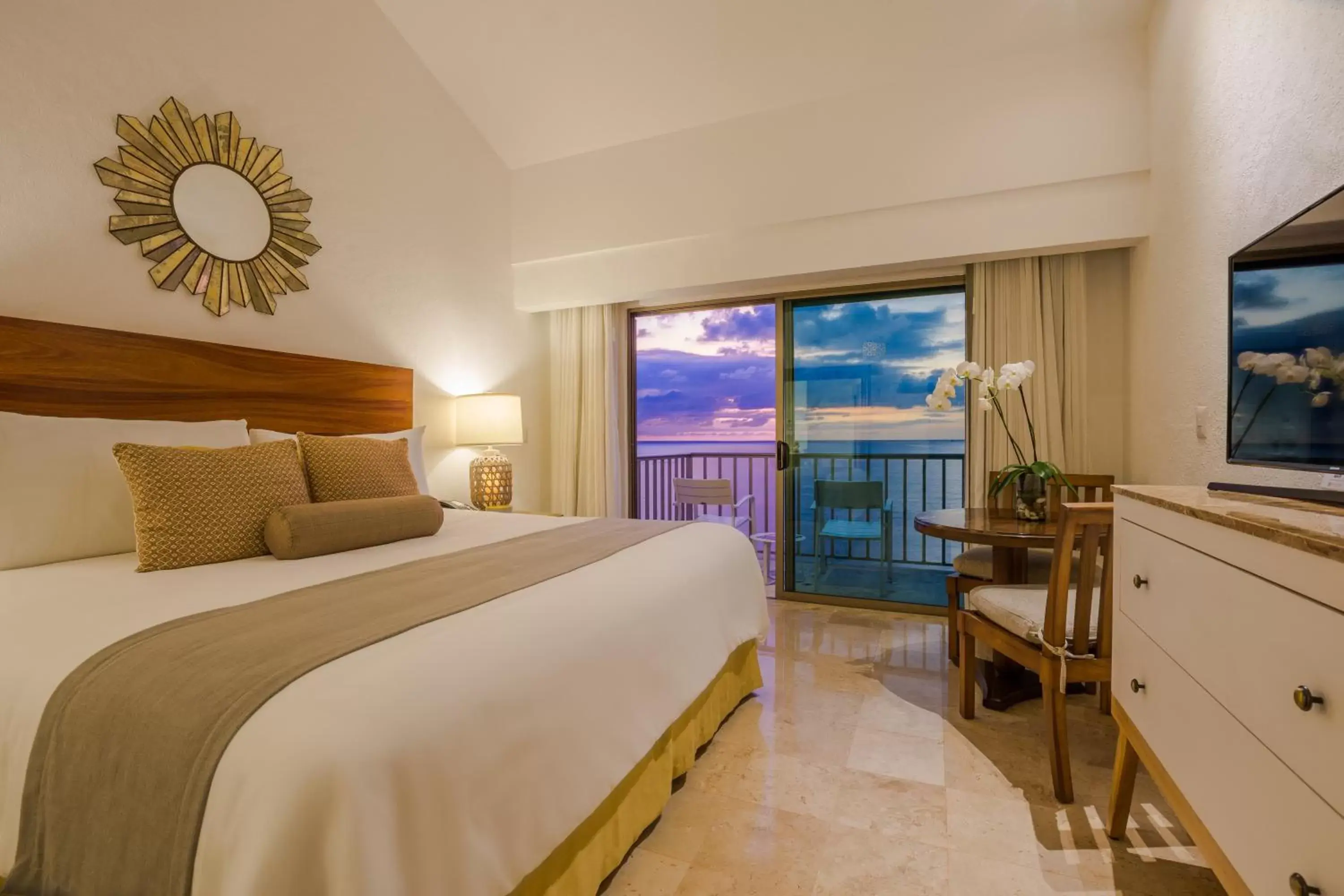 Bed in Villa Premiere Boutique Hotel & Romantic Getaway