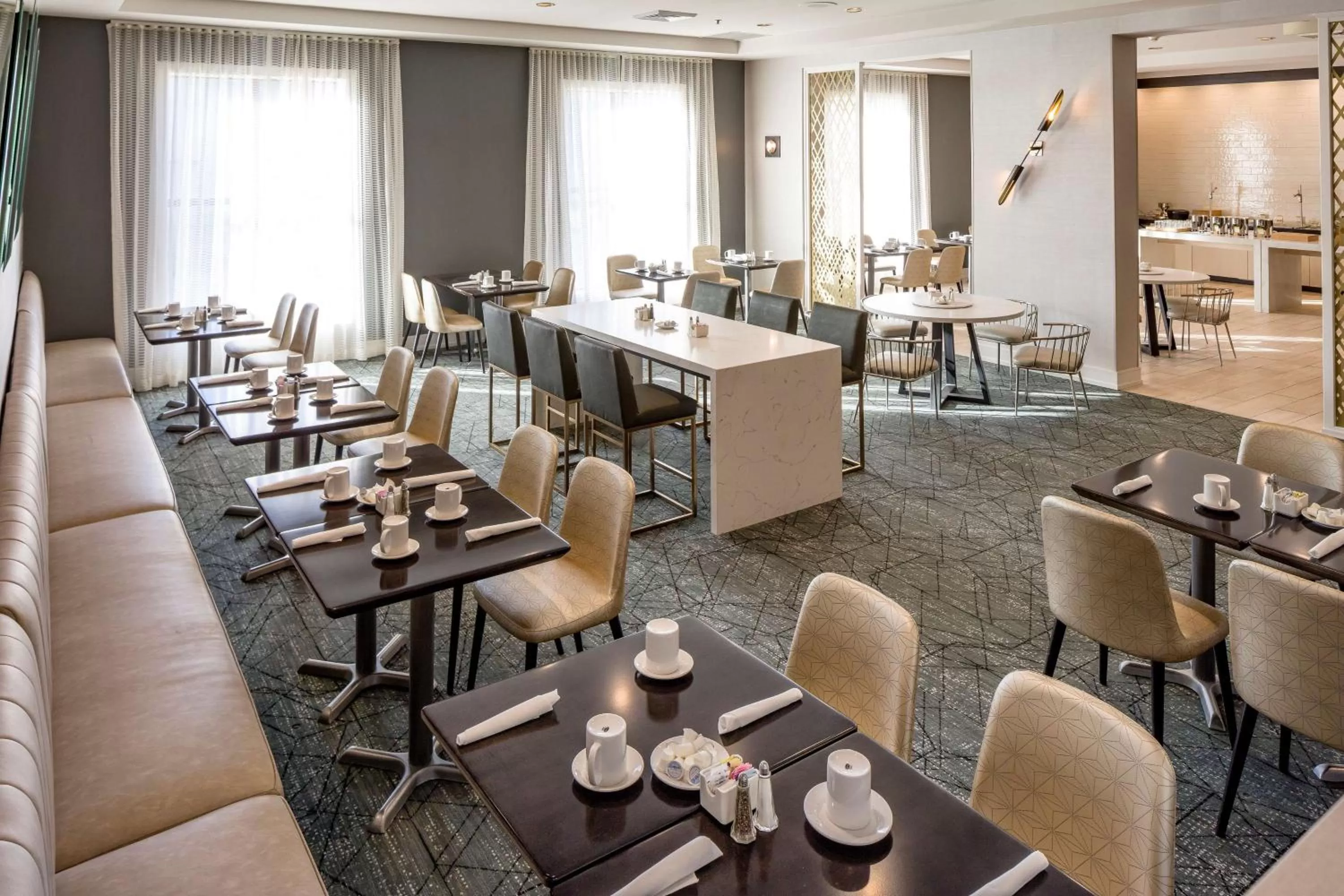 Restaurant/places to eat in DoubleTree by Hilton Boston Logan Airport Chelsea