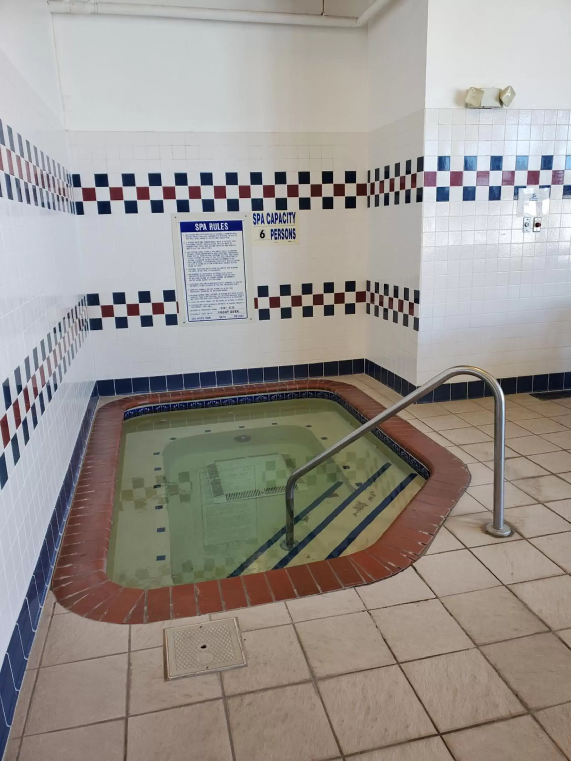 Hot Tub, Swimming Pool in The Hotel Bemidji