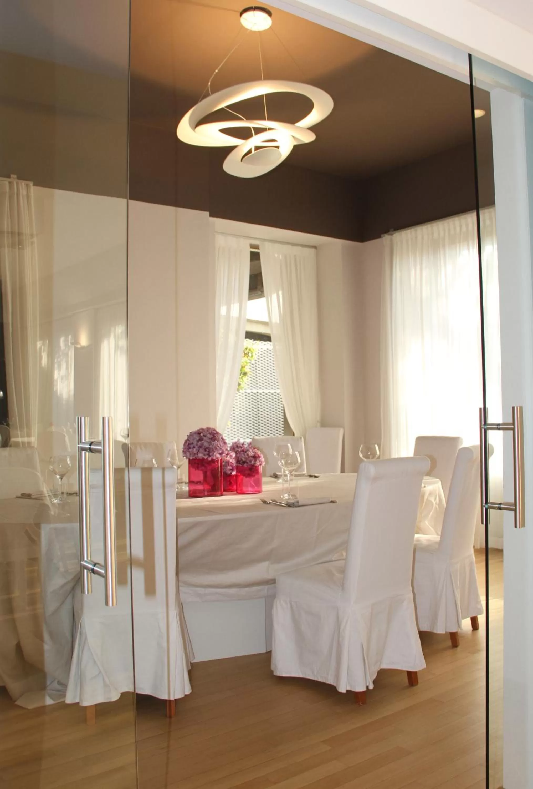 Banquet/Function facilities, Bed in Helios Hotel