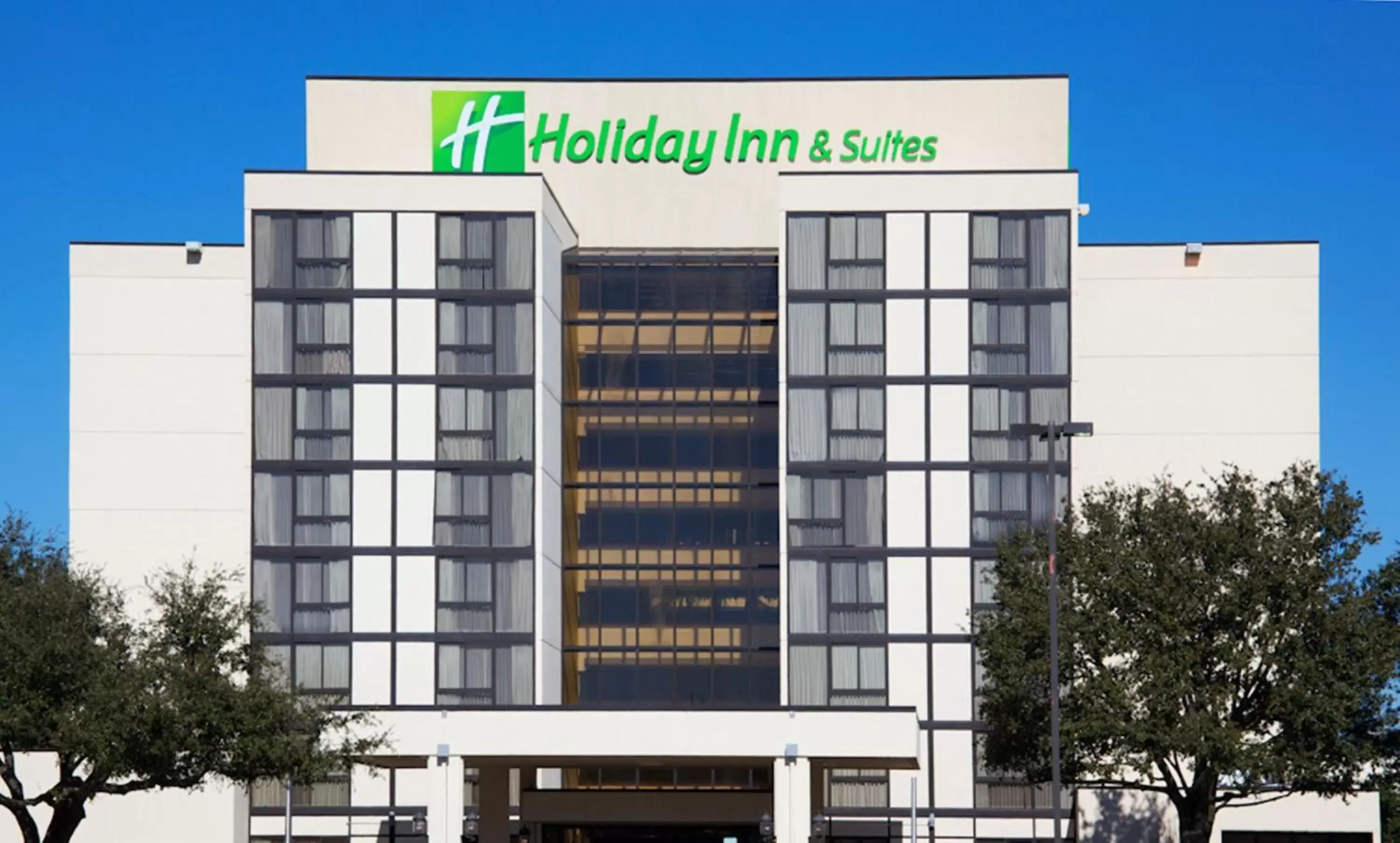 Property Building in Holiday Inn Hotel and Suites Beaumont-Plaza I-10 & Walden, an IHG Hotel