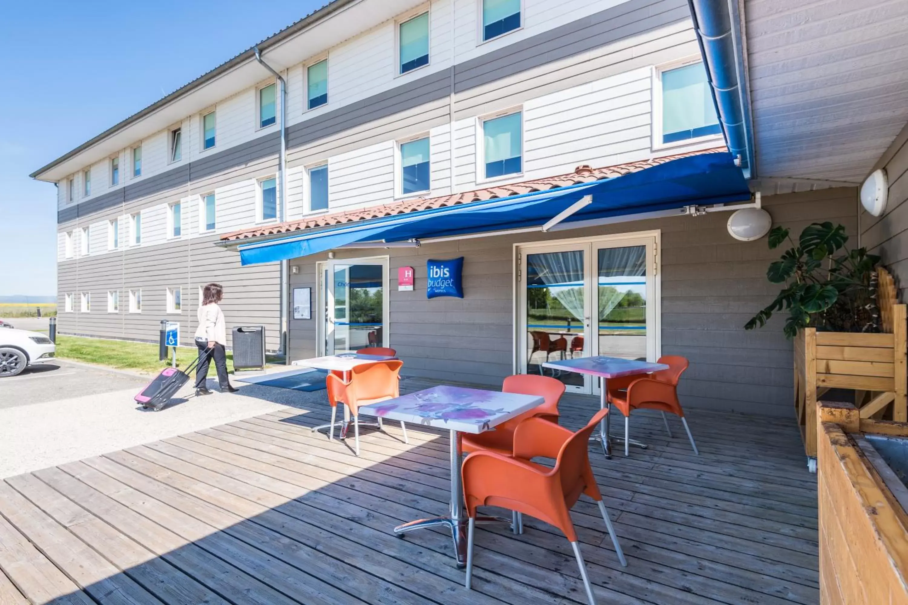 Property building in ibis budget Amberieu en Bugey/Chateau Gaillard A42 Property building in ibis budget Amberieu en Bugey/Chateau Gaillard A42