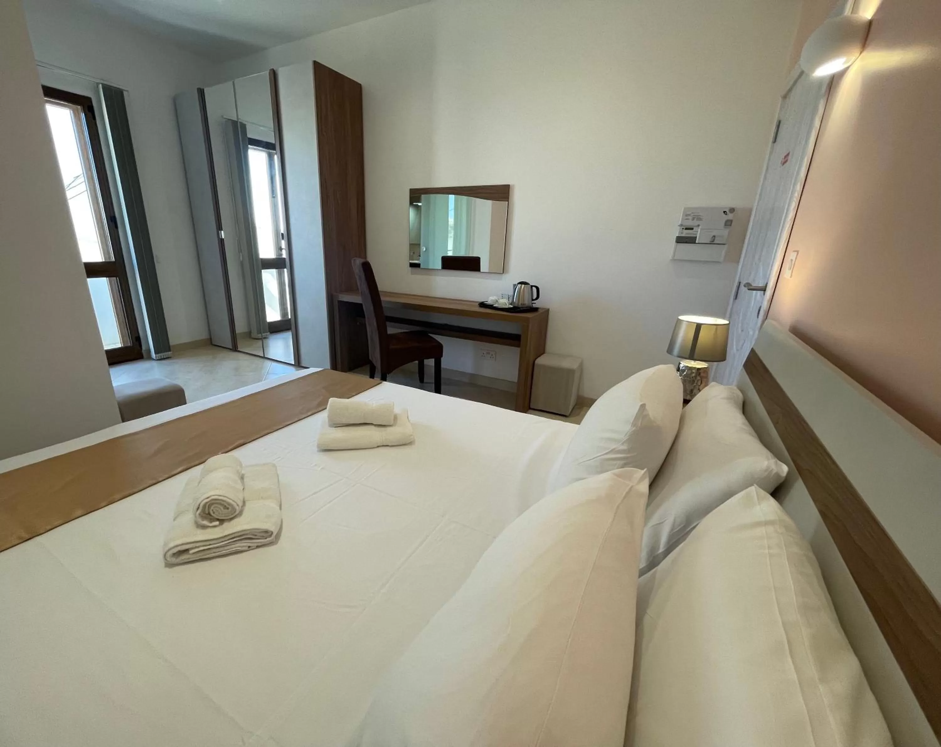 Bed in Alina Boutique Living