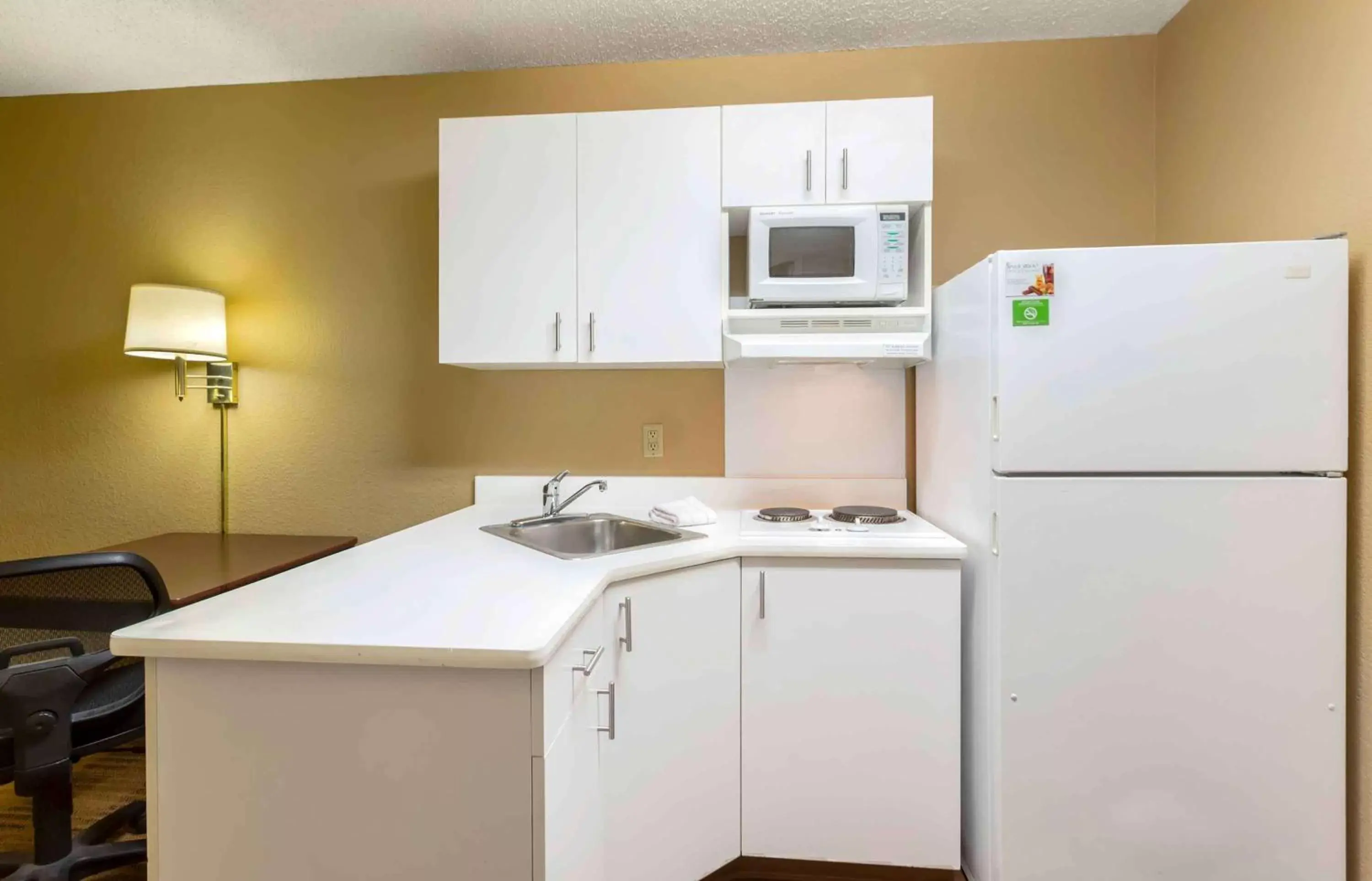Bedroom, Kitchen/Kitchenette in Extended Stay America Suites - Salt Lake City - Sandy