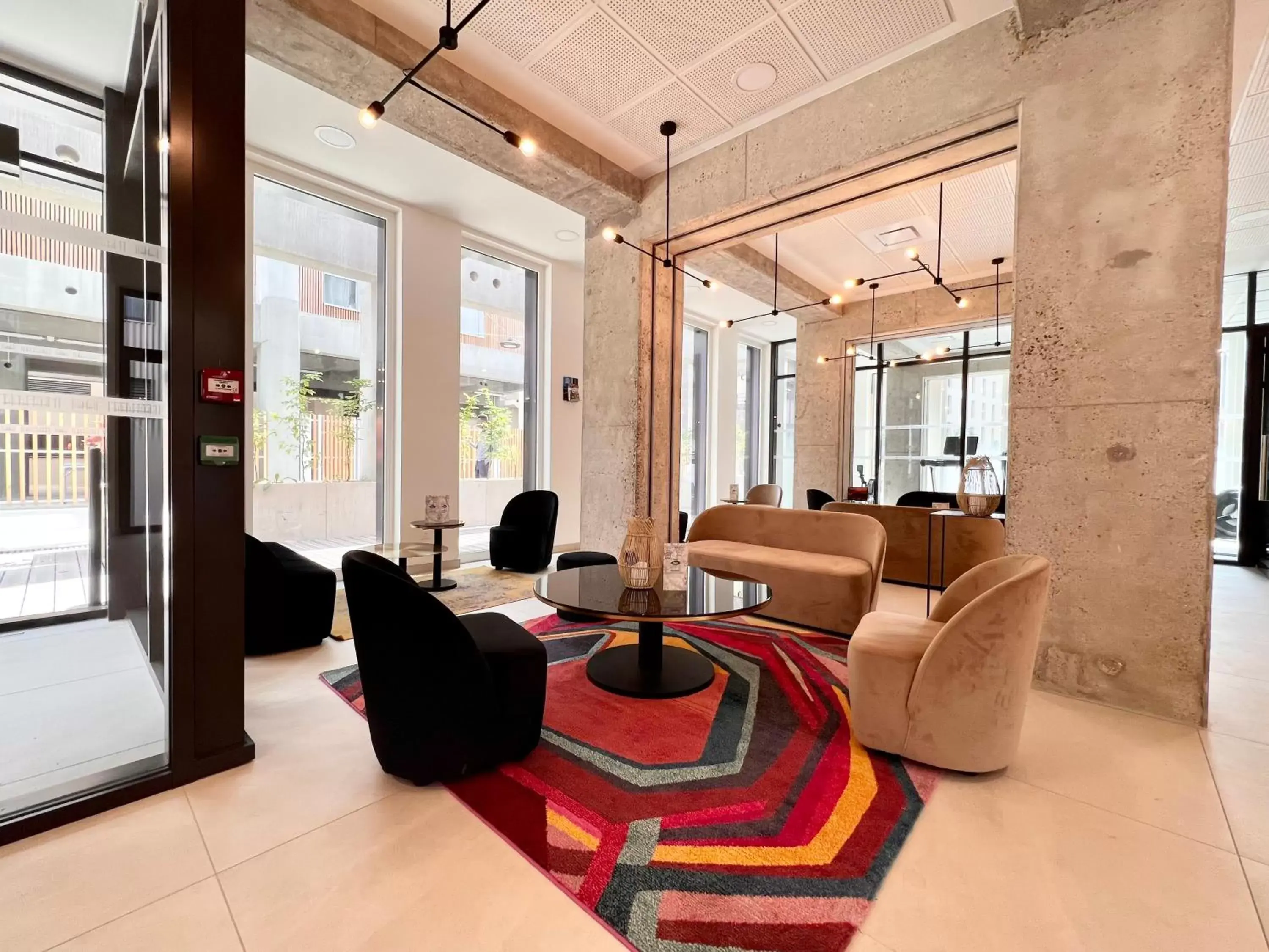 Facade/entrance in The Originals Résidence Le Monde Paris Ivry Confluence Facade/entrance in The Originals Résidence Le Monde Paris Ivry Confluence