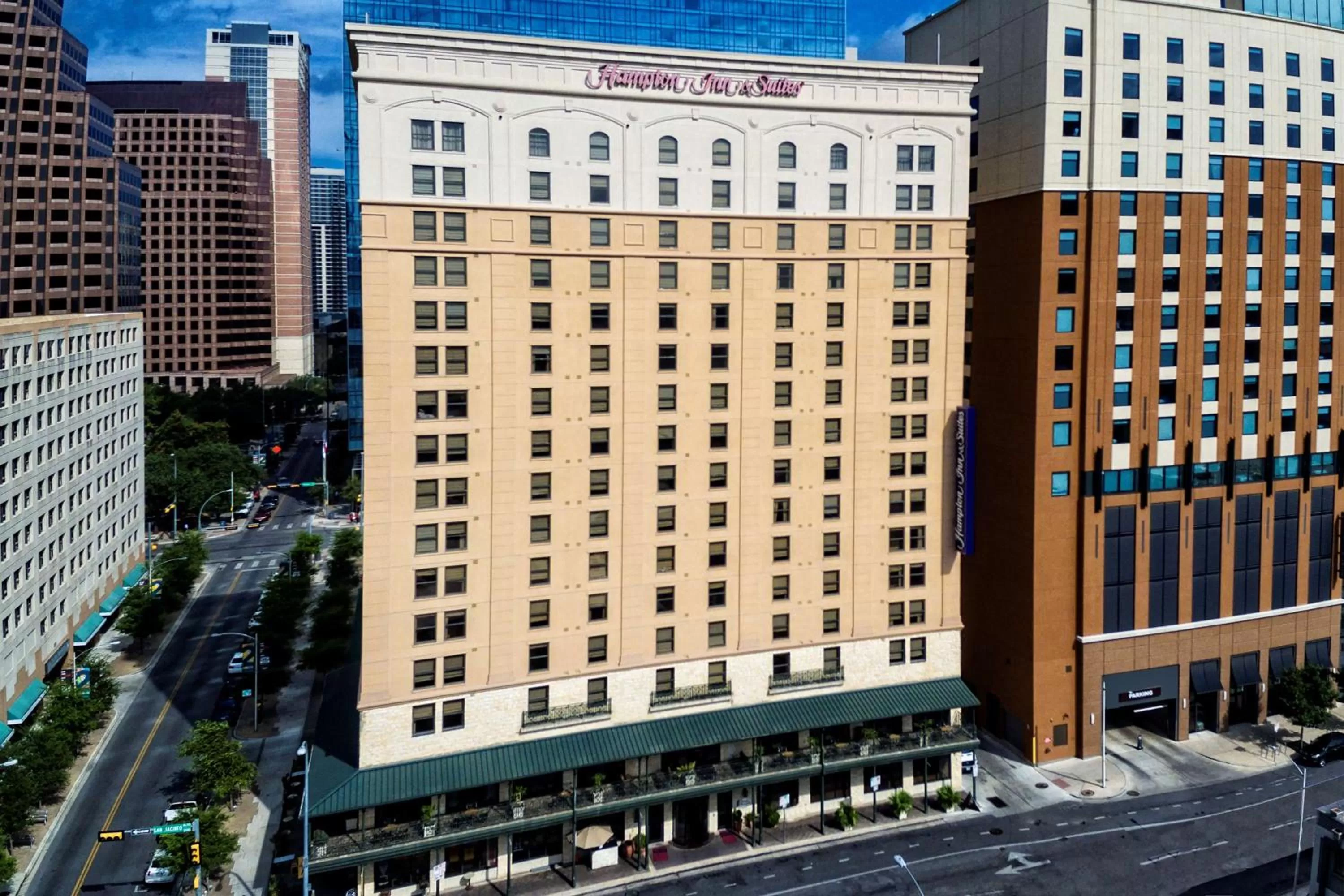 Property building in Hampton Inn & Suites Austin - Downtown