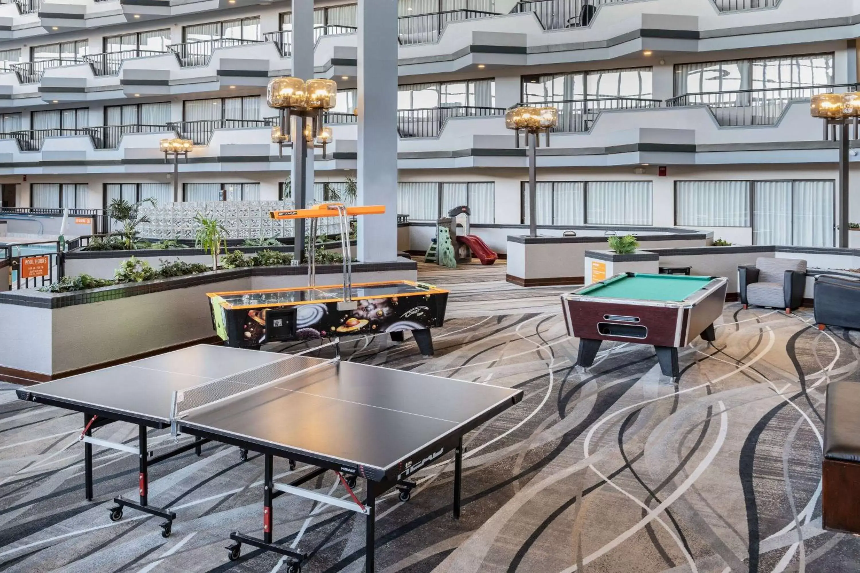 Game Room, Table Tennis in Howard Johnson by Wyndham Lima