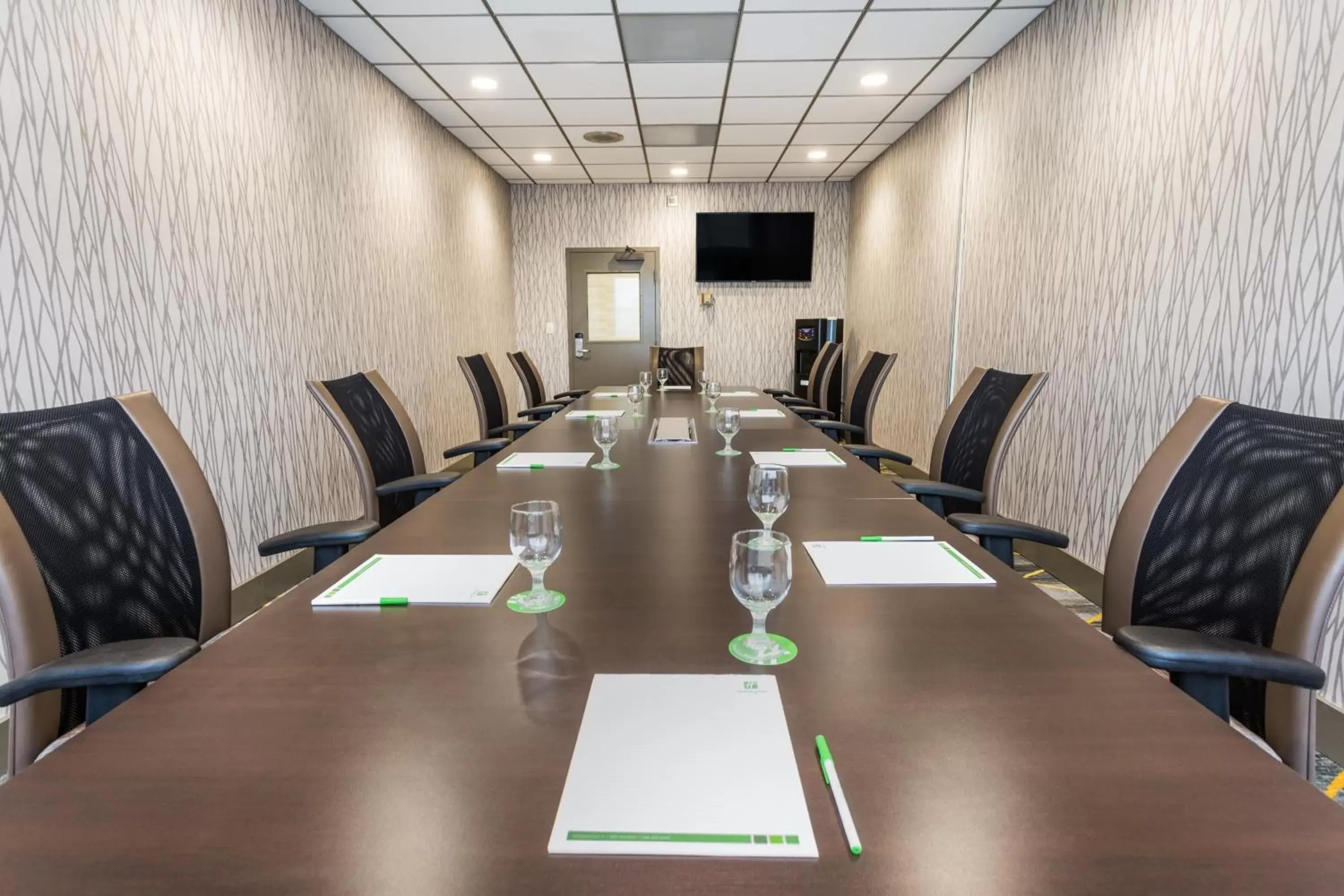 Meeting/conference room in Holiday Inn Timonium, an IHG Hotel