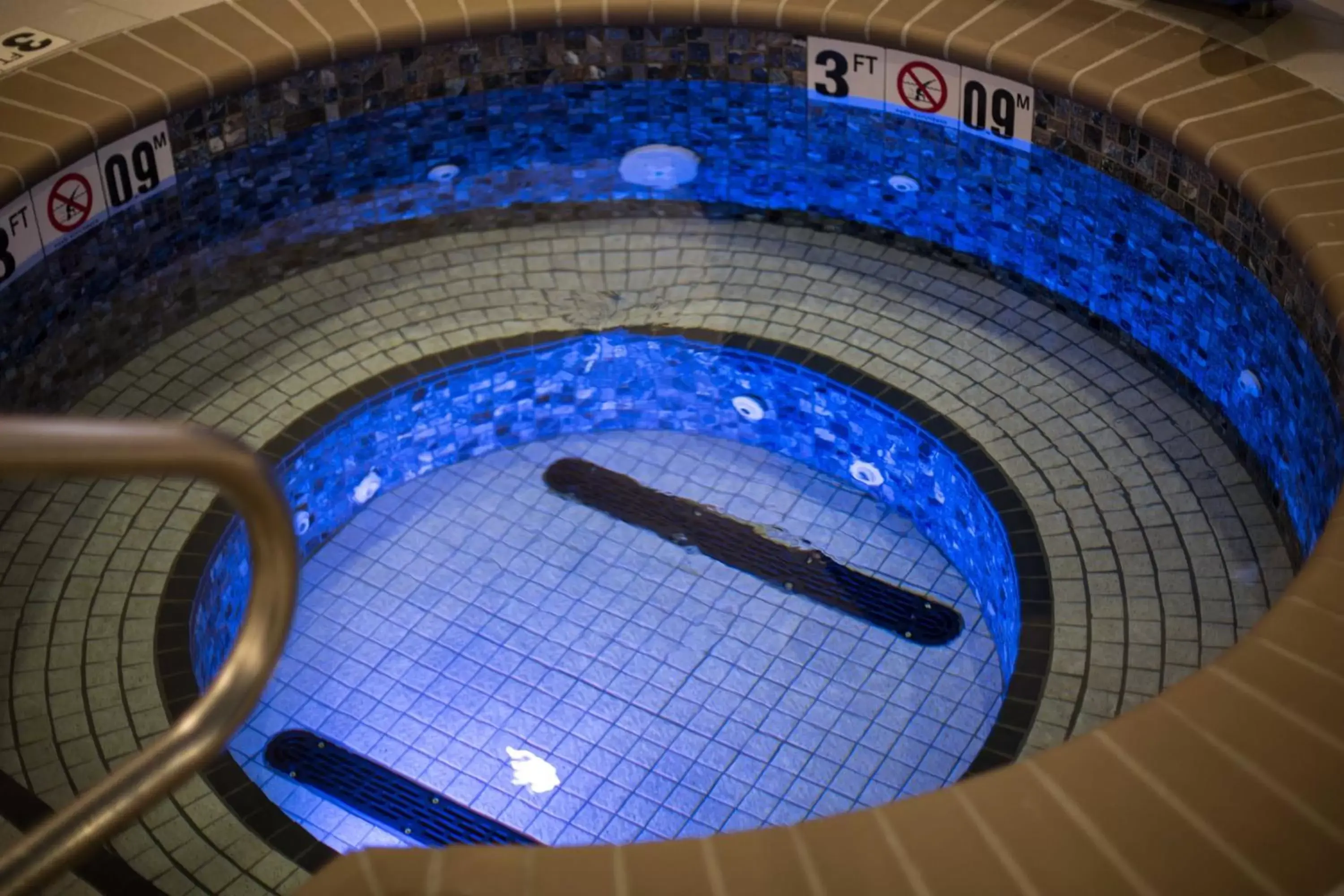 Swimming pool in Holiday inn Express & Suites Oklahoma City Southeast, an IHG Hotel