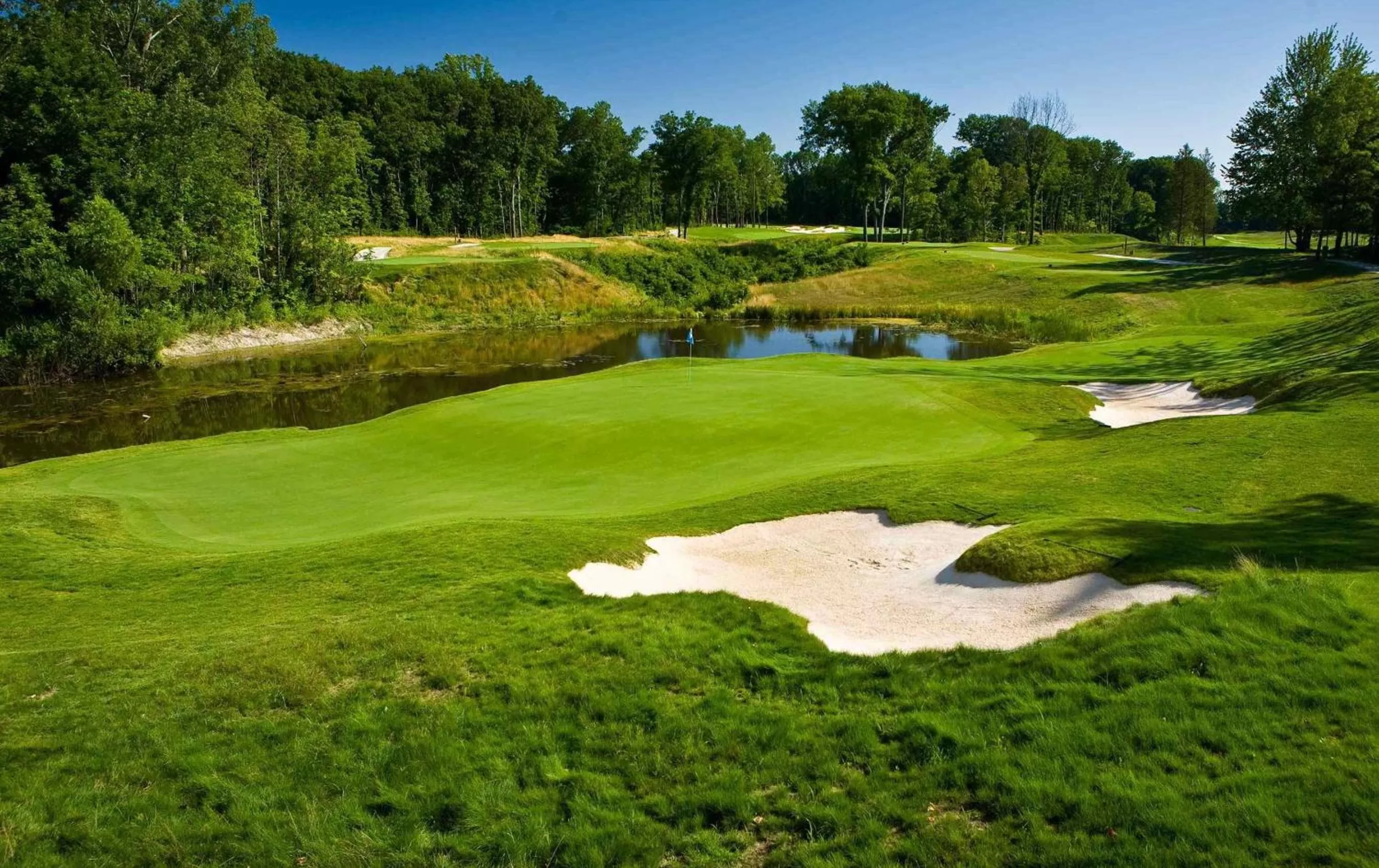 Golfcourse in The Inn at Harbor Shores