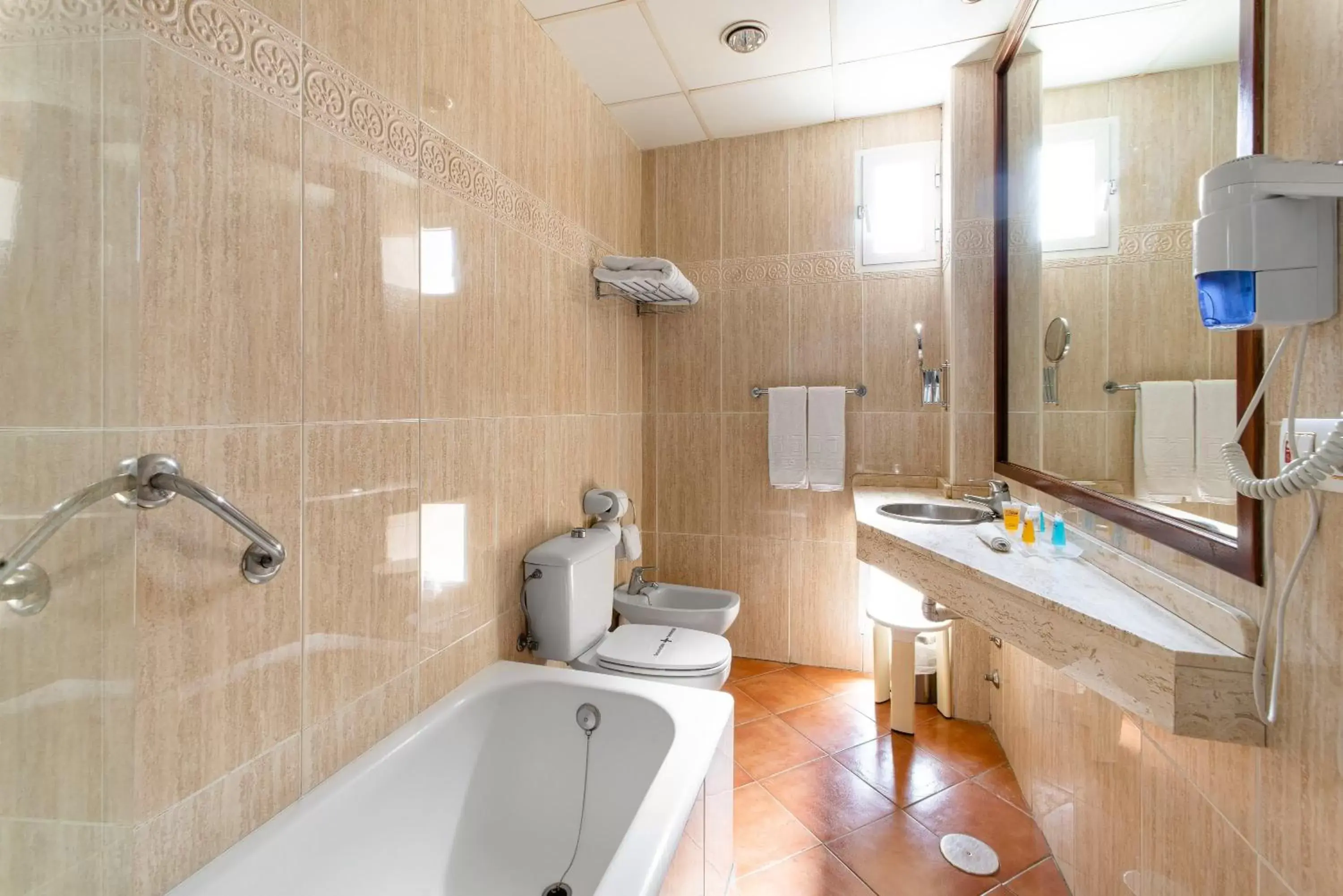 Bathroom in Hotel Guadalquivir