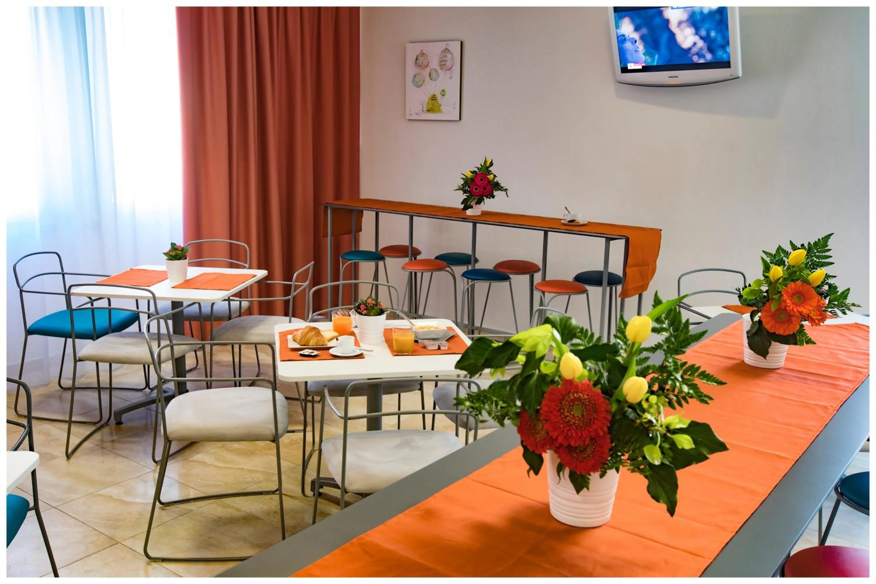 Restaurant/places to eat in Santa Teresa House