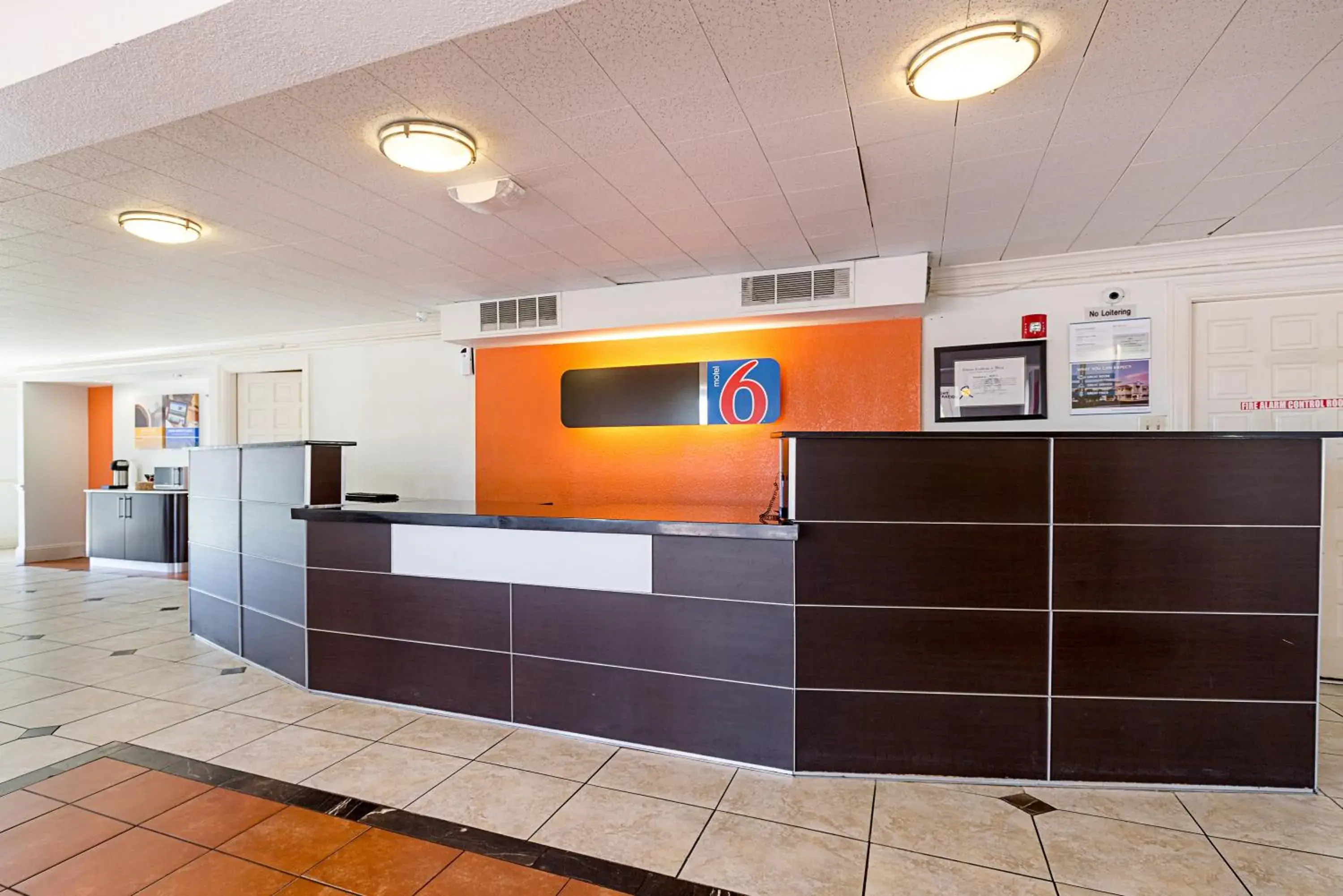 Lobby or reception, Lobby/Reception in Motel 6-Dallas, TX - Market Center